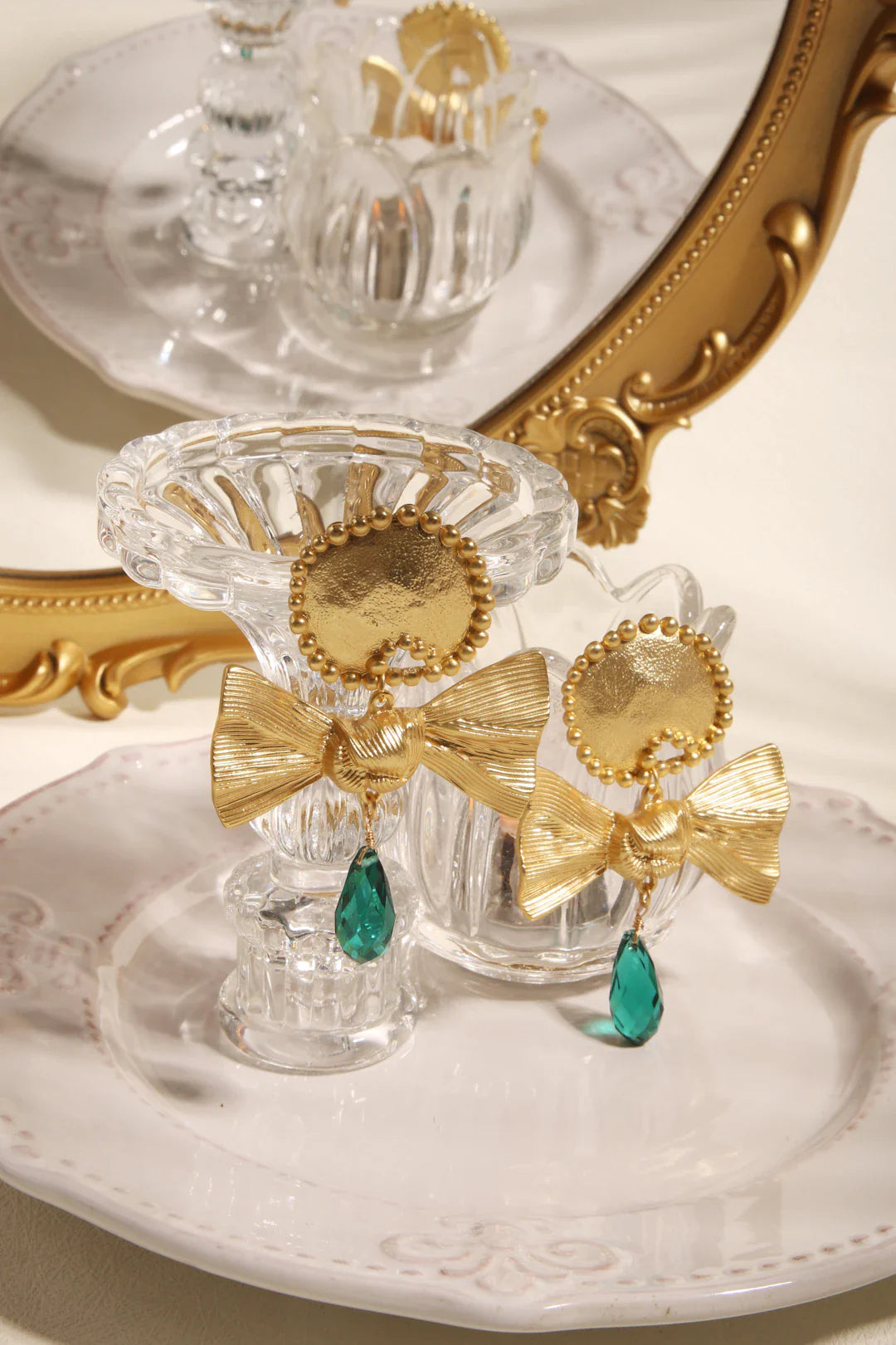 Discover the Allure of Vintage Antique Emerald Jewelry