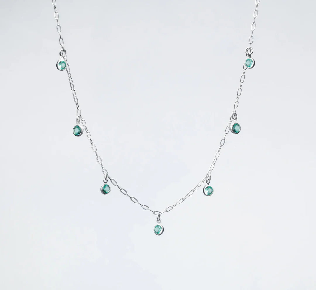 Shimmering Celebrity-Approved Emerald Jewelry Looks