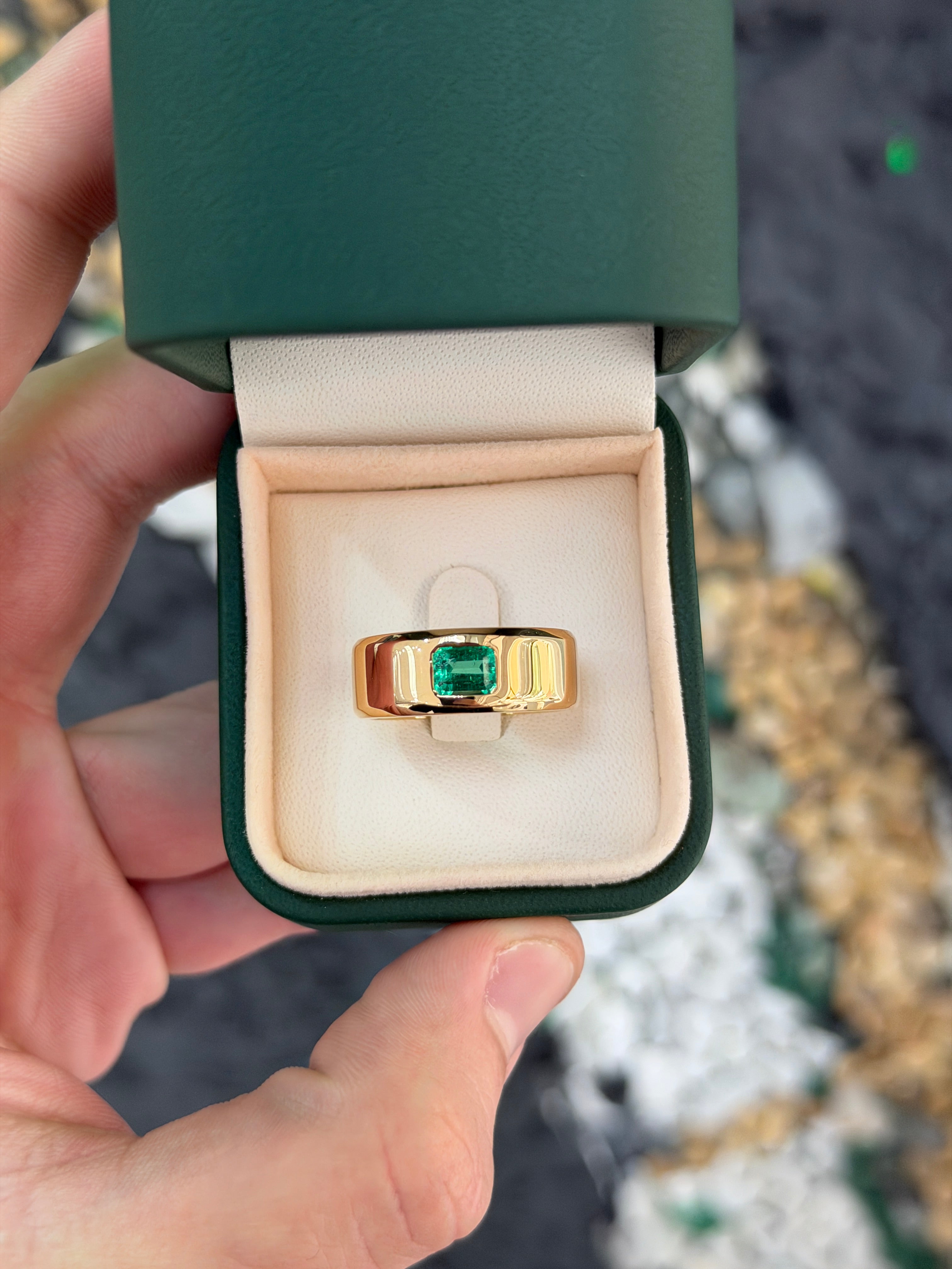 0.94ct 18K AAA Quality Natural Colombian Emerald - Emerald Cut Solitaire Men's Wedding Band Ring