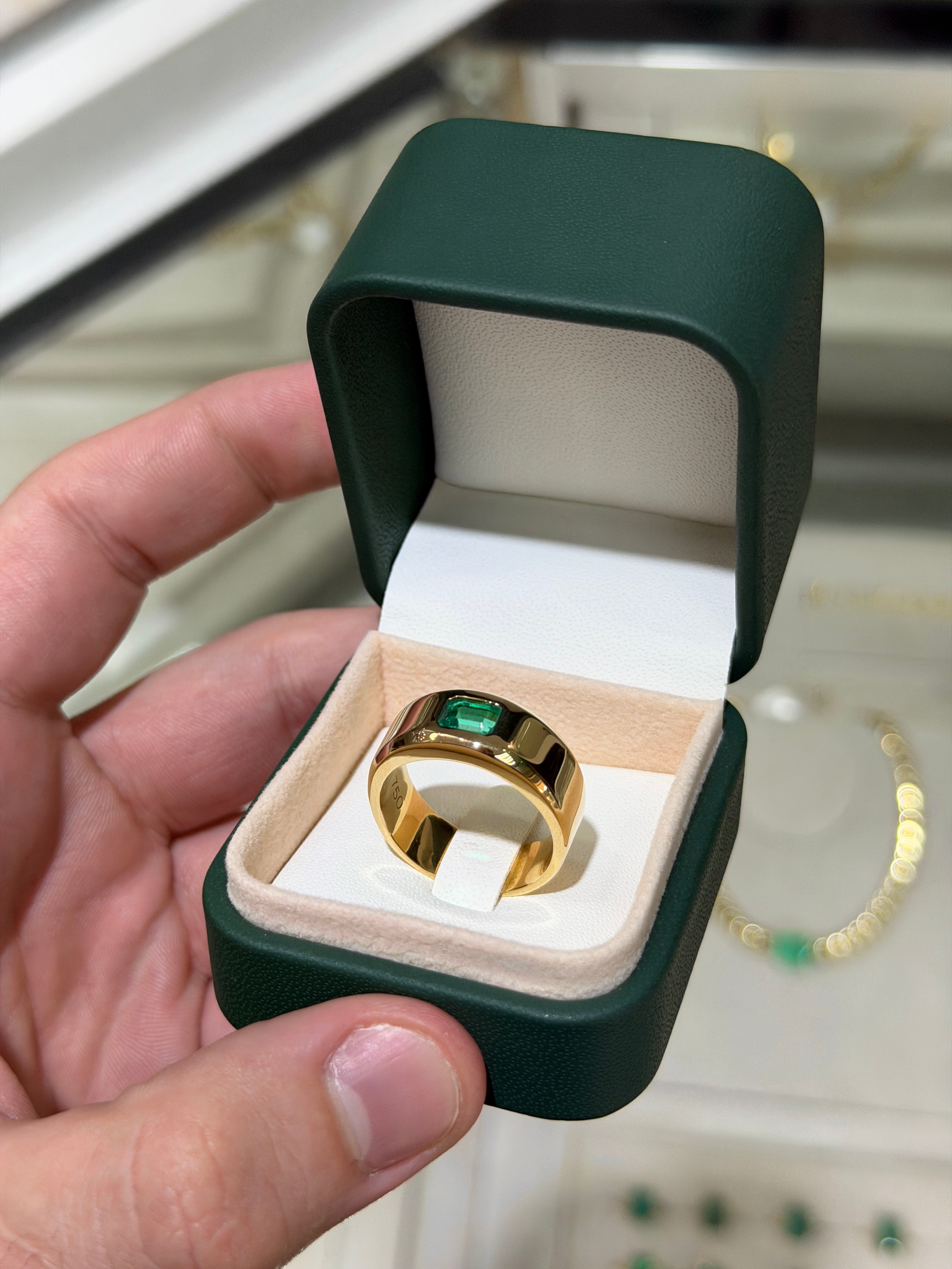 0.94ct 18K AAA Quality Natural Colombian Emerald - Emerald Cut Solitaire Men's Wedding Band Ring