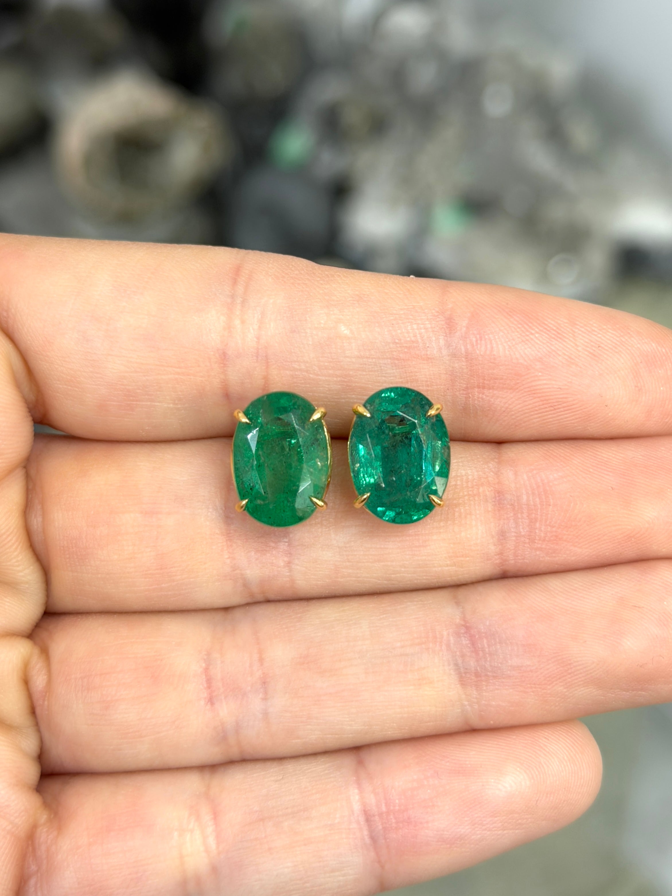 11.90tcw Classic Green Oval Emerald Solitaire Stud Earrings 18K - JR Colombian Emeralds