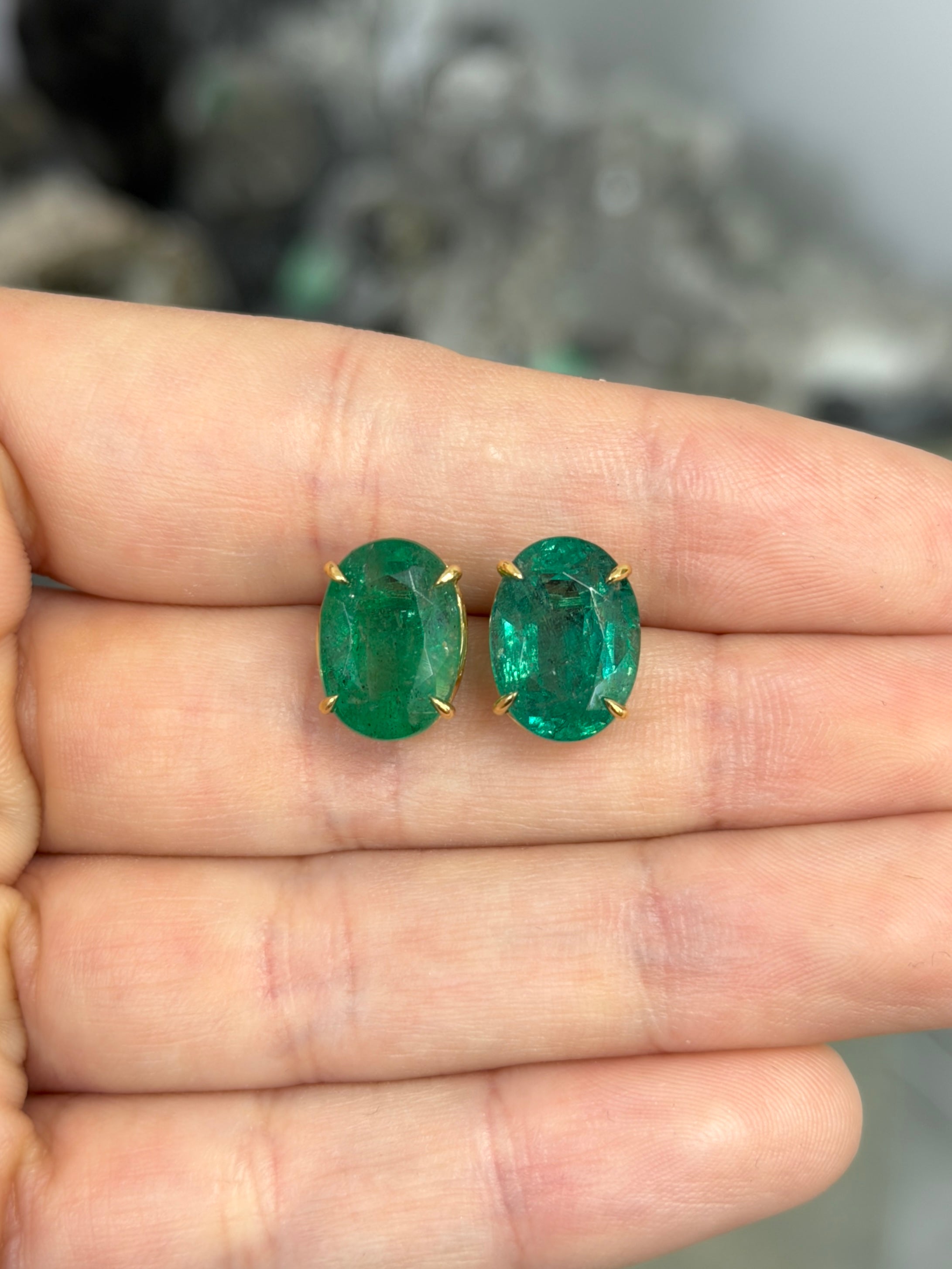 11.90tcw Classic Green Oval Emerald Solitaire Stud Earrings 18K - JR Colombian Emeralds