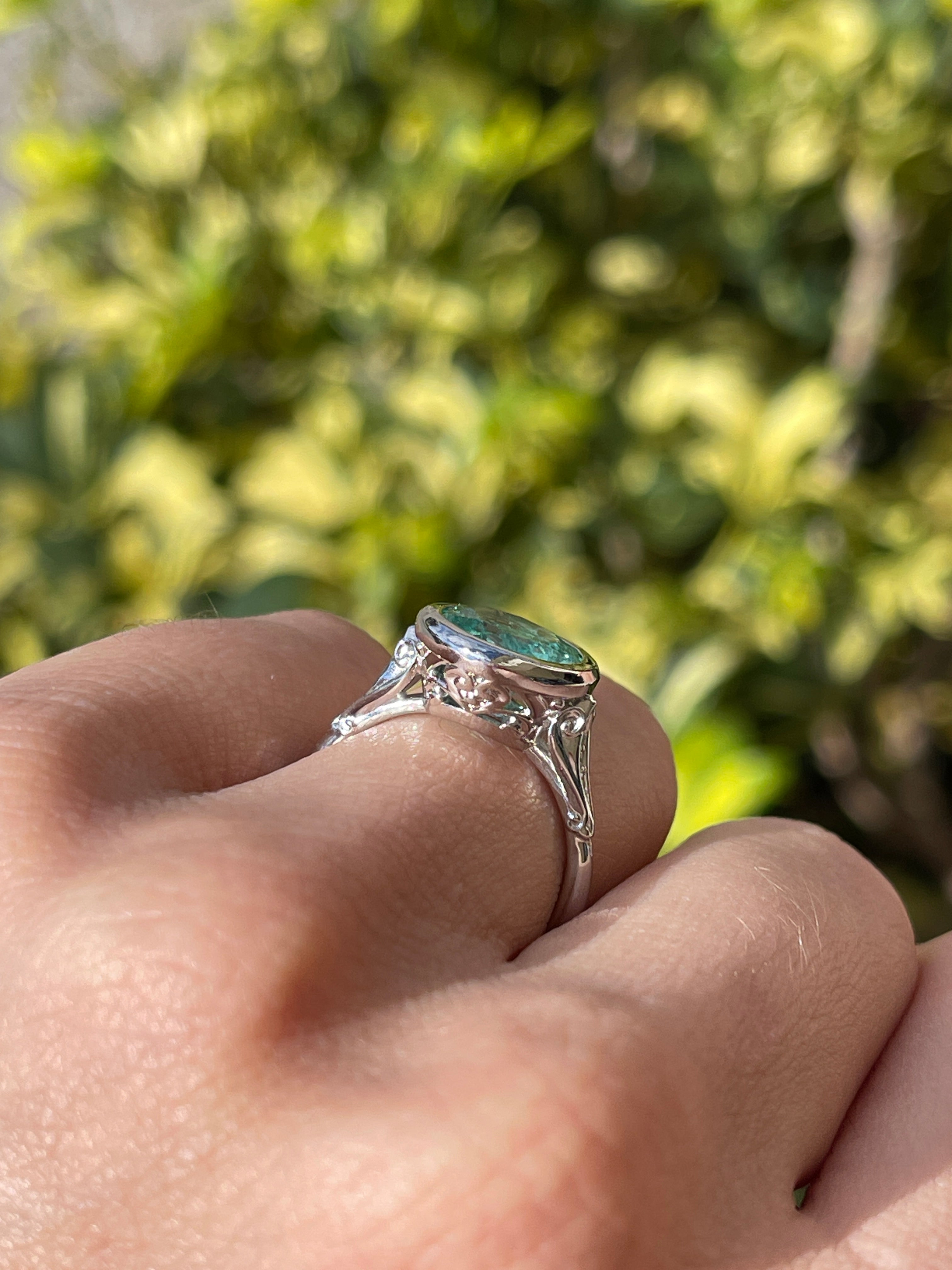 IG Exclusive 2.53 Carat Round Colombian Emerald Vintage Bezel Set Solitaire with Diamond Ring 14K White - JR Colombian Emeralds