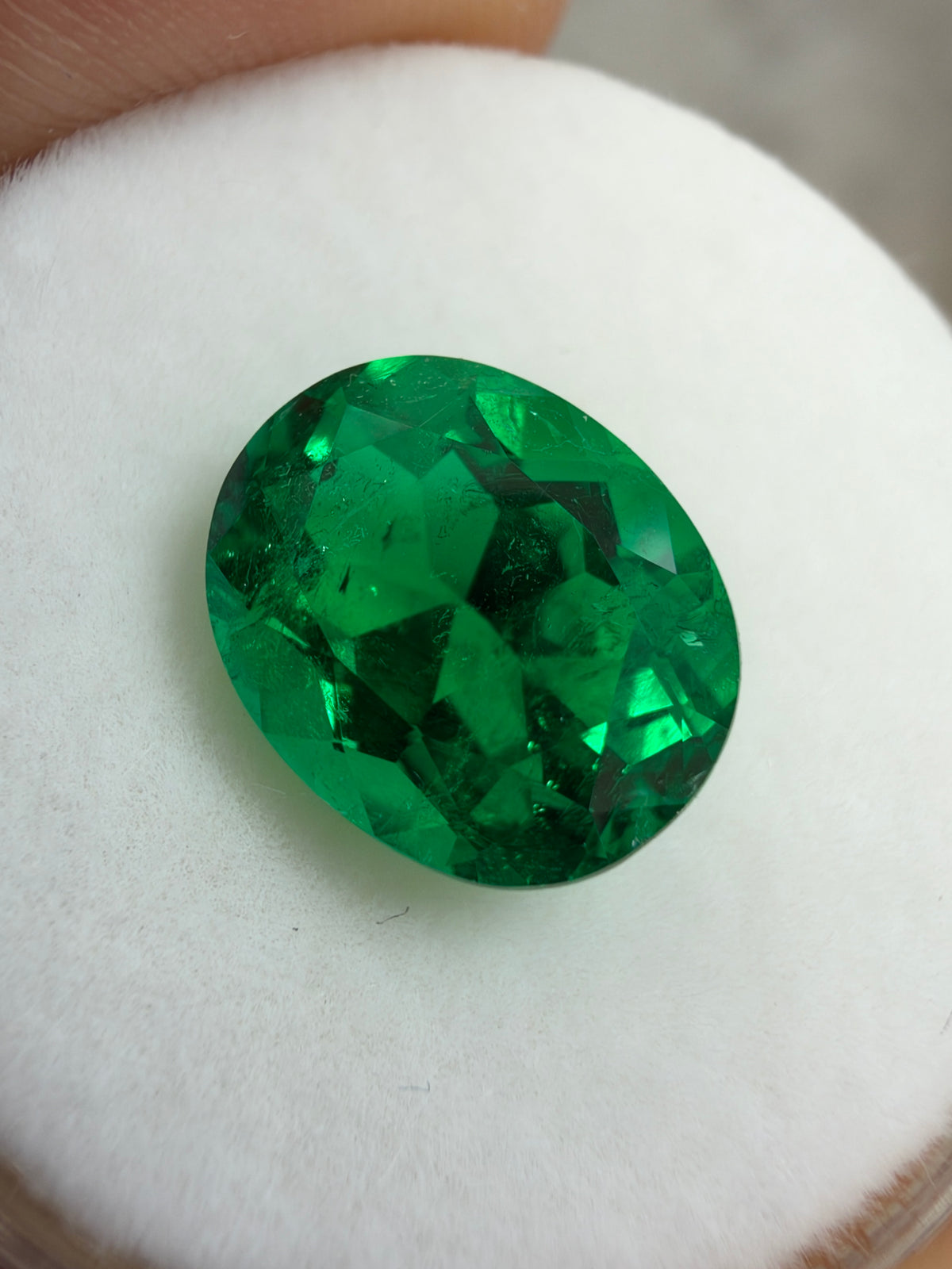 2.50 Carat 10x8 Investment Grade Natural Loose Colombian Emerald-Oval Cut