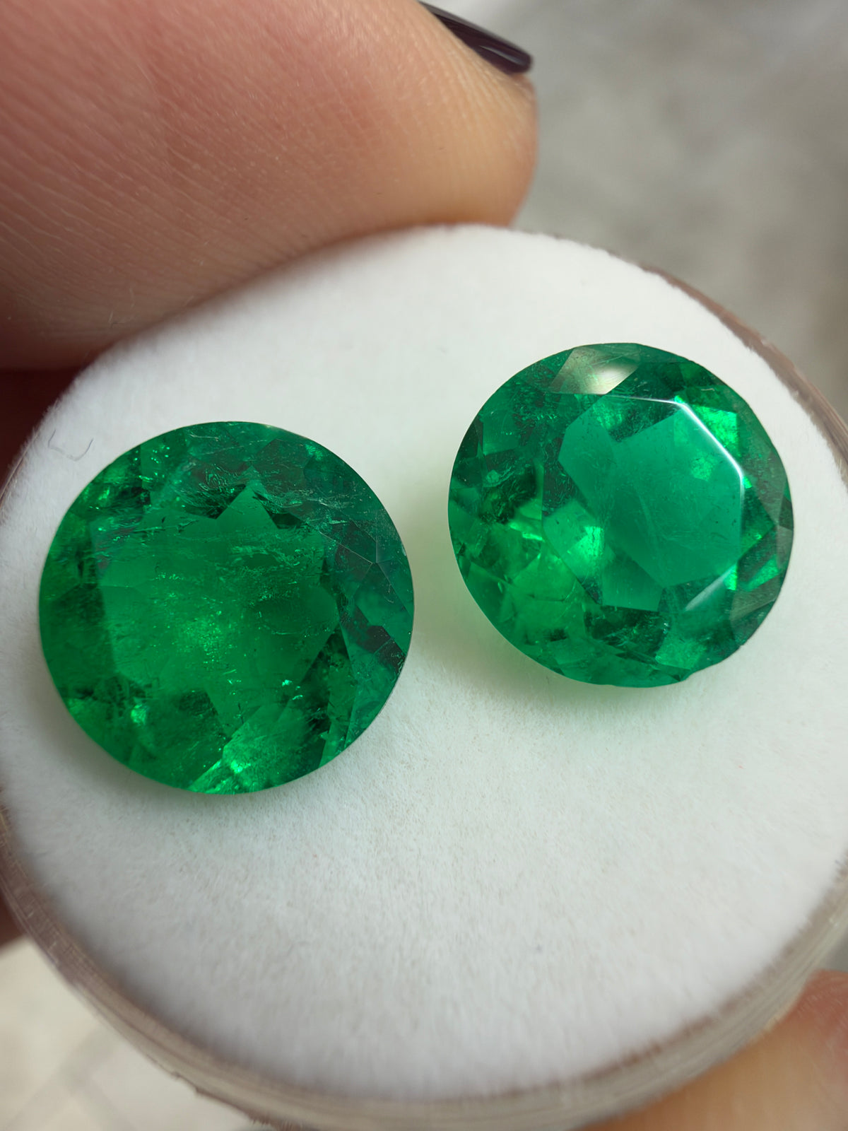 4.69tcw 9x9 AAA+ RARE Matching Vivid Green Natural Round Loose Colombian Emeralds