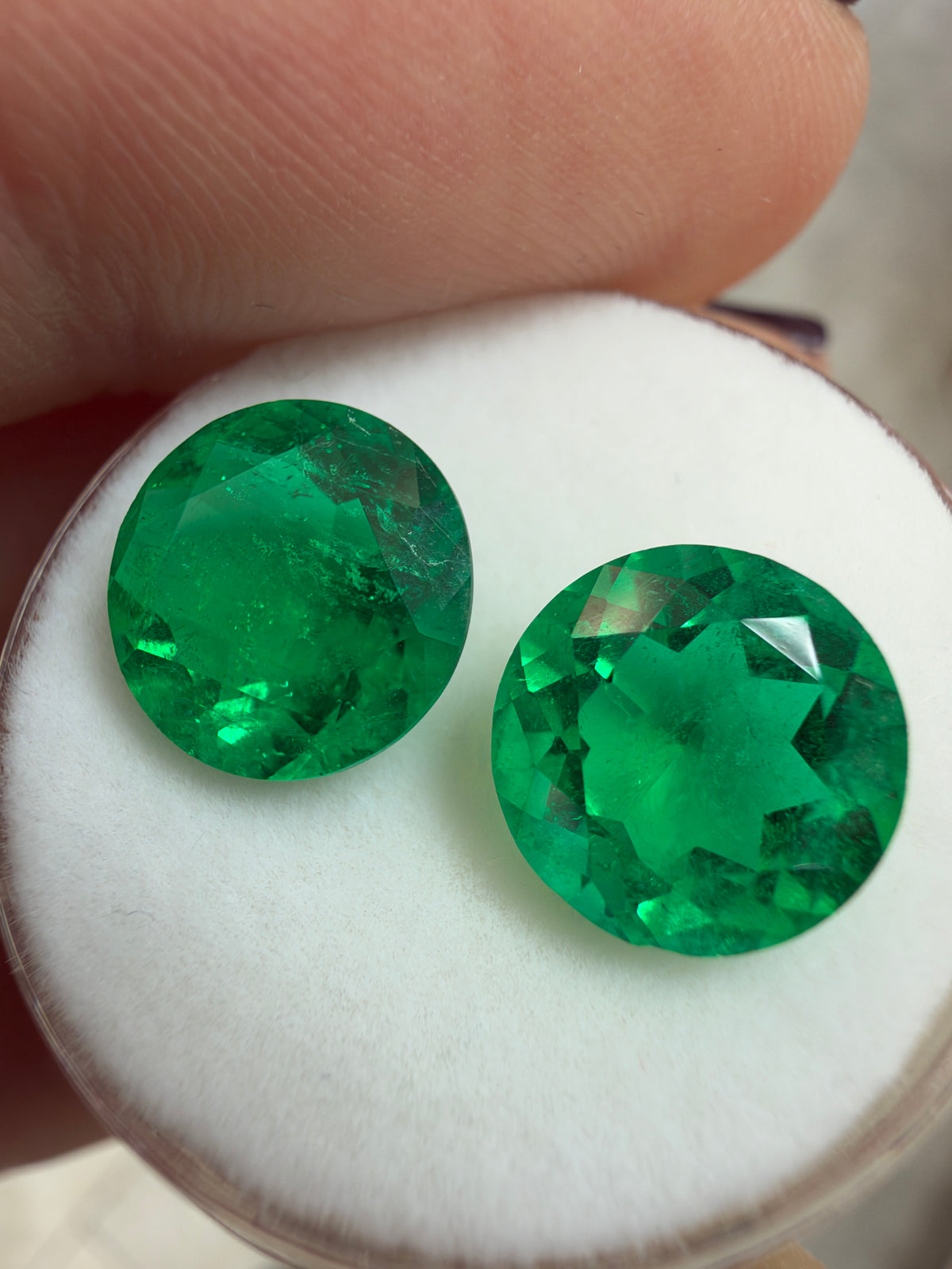 4.69tcw 9x9 AAA+ RARE Matching Vivid Green Natural Round Loose Colombian Emeralds