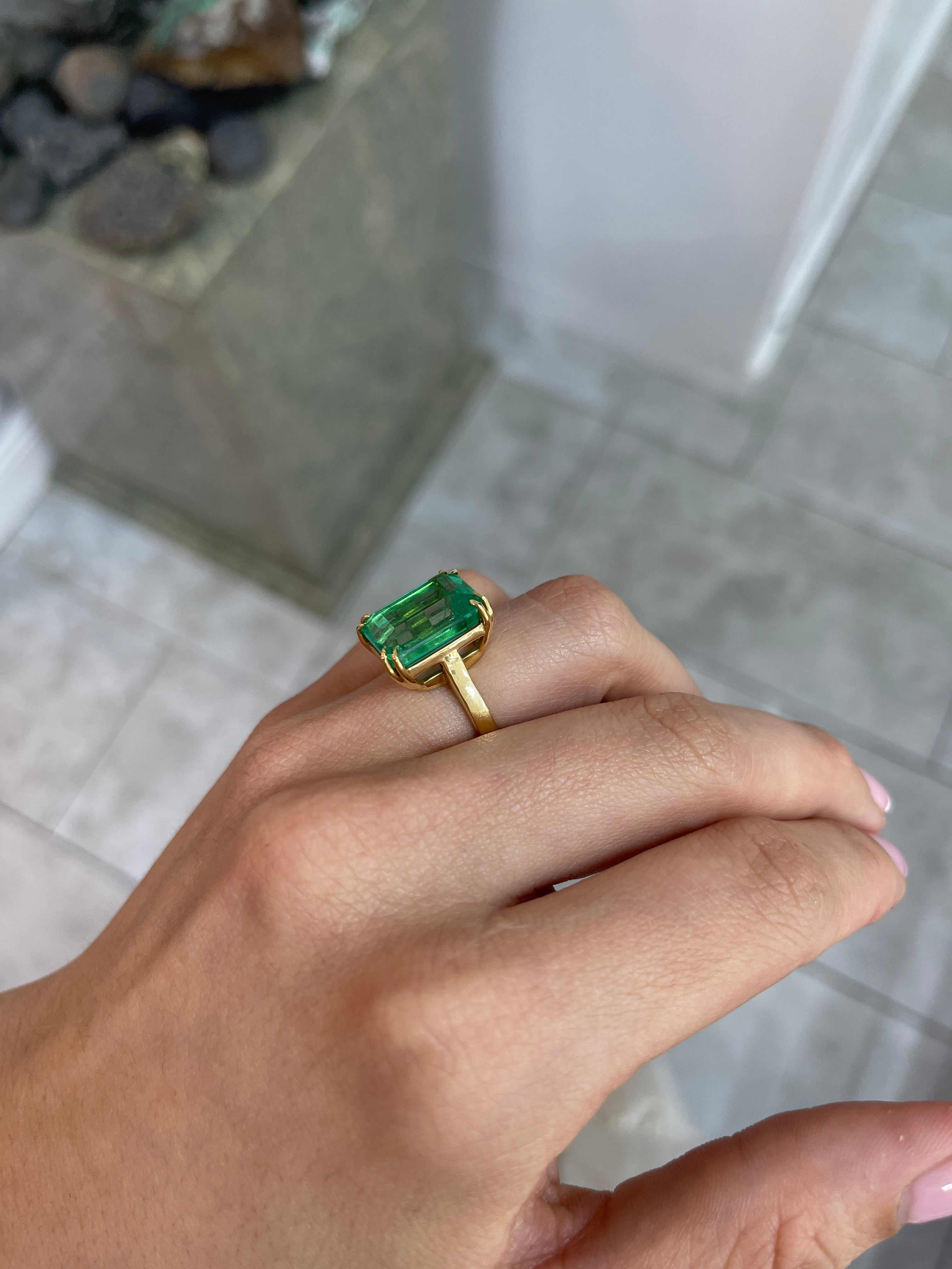 10.58cts GIA Certified Large Statement Colombian Emerald Solitaire Ring 18K - JR Colombian Emeralds