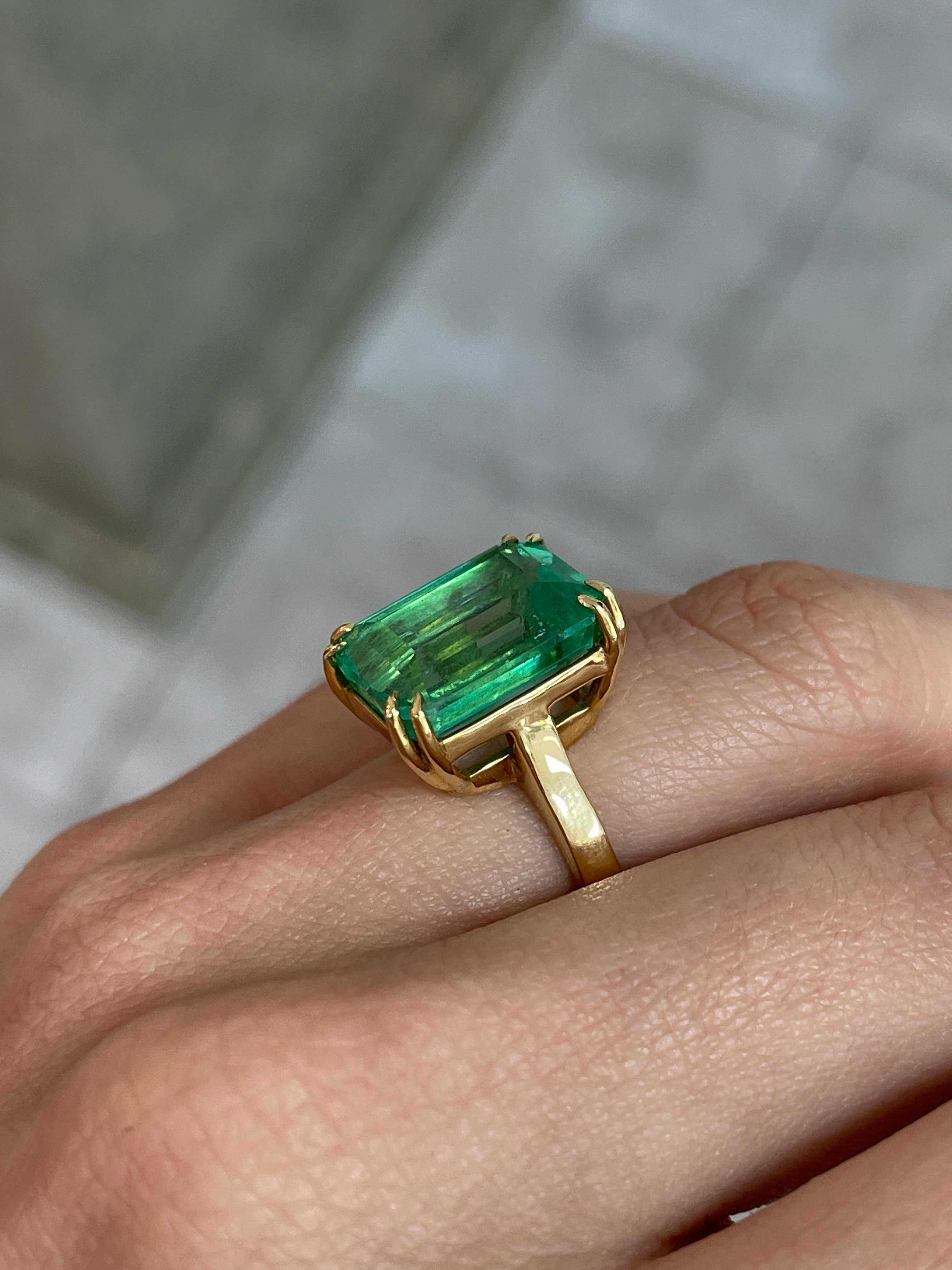 10.58cts GIA Certified Large Statement Colombian Emerald Solitaire Ring 18K - JR Colombian Emeralds