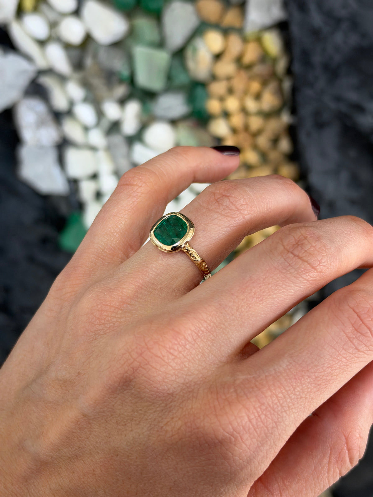2.80ct 14K Rich Dark Green Cushion Cut Emerald Solitaire Floral Etching Gold Ring