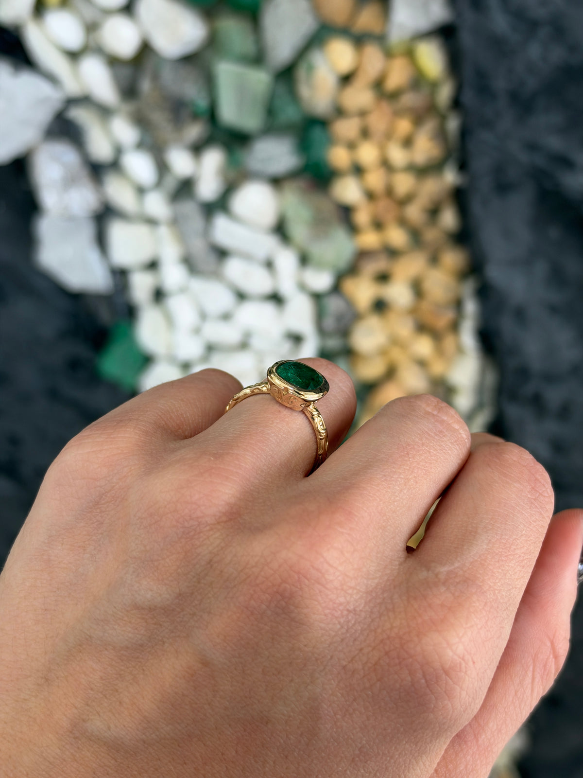 2.80ct 14K Rich Dark Green Cushion Cut Emerald Solitaire Floral Etching Gold Ring