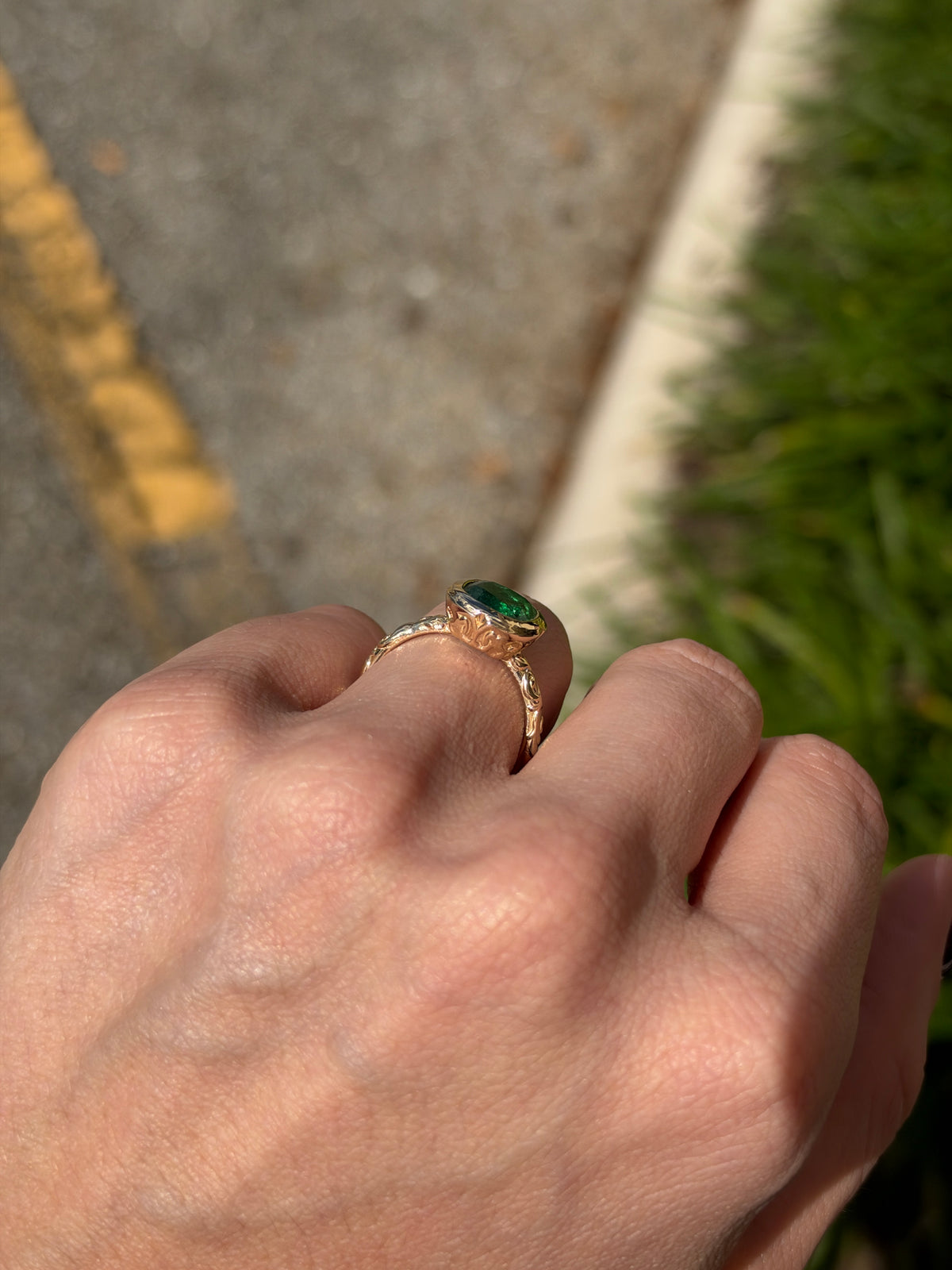 2.80ct 14K Rich Dark Green Cushion Cut Emerald Solitaire Floral Etching Gold Ring