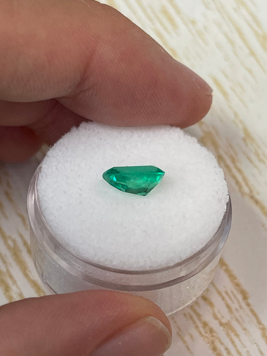 Elegant 9x7mm Pear-Cut Colombian Emerald - 1.30 Carats - Bluish Green