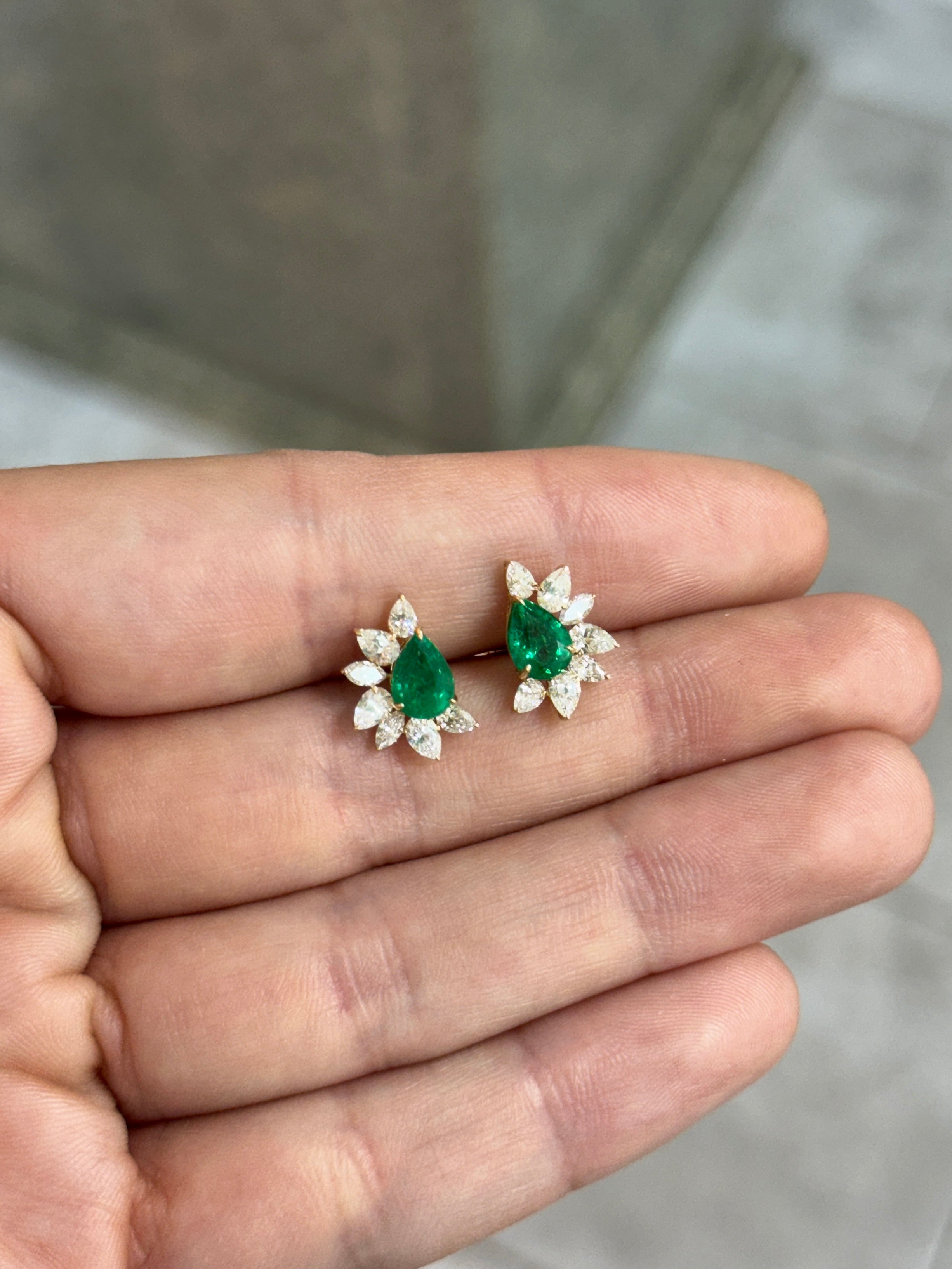 2.68tcw 18K Natural Rich Green Pear Emerald & Pear Diamond Starburst Stud Earrings- Yellow Gold