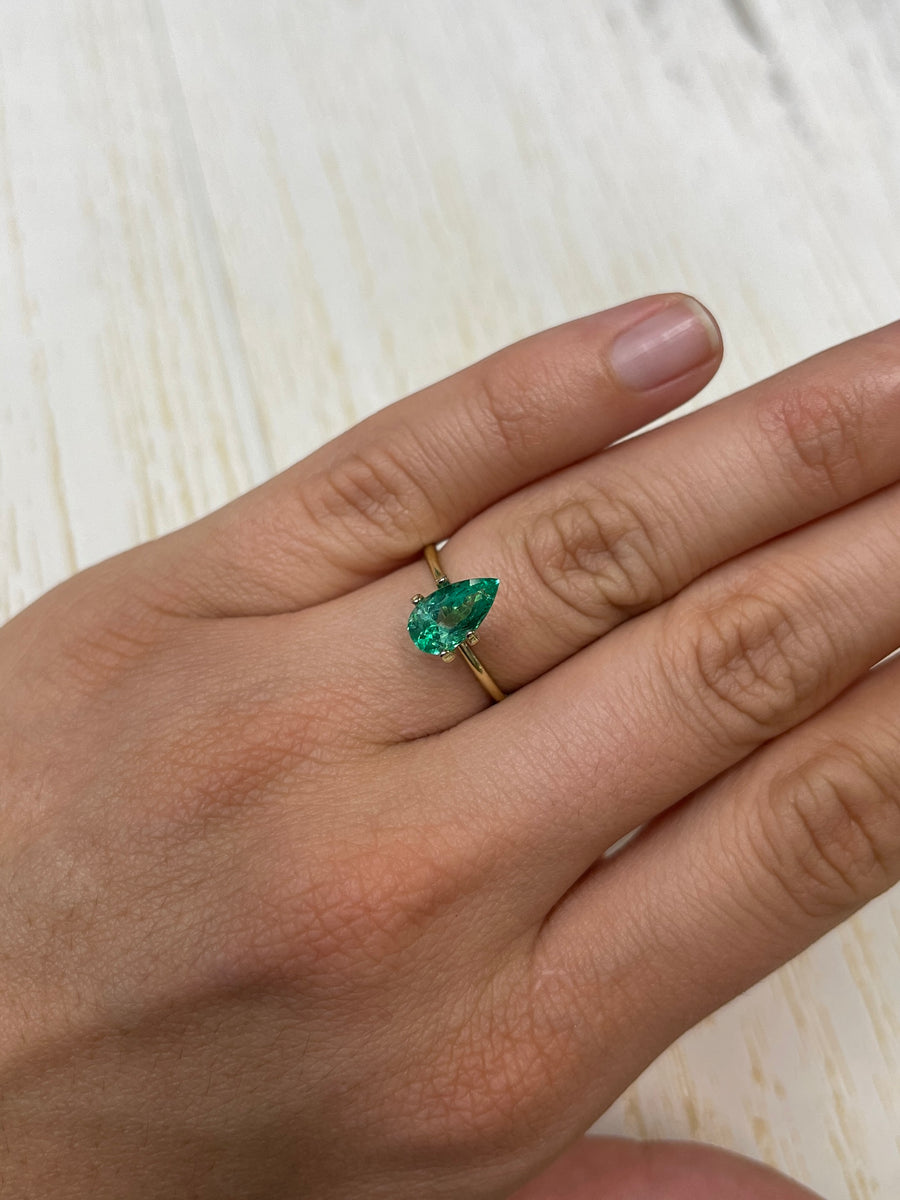 10x6mm Pear Shaped Colombian Emerald - VVS Clarity, 1.55 Carats