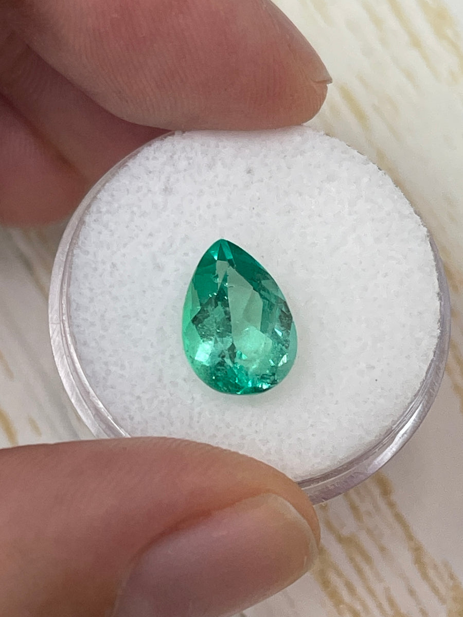 Colombian Emerald - Pear Cut: 2.77 Carats, 11x8 Size, Natural Bubbling Characteristics