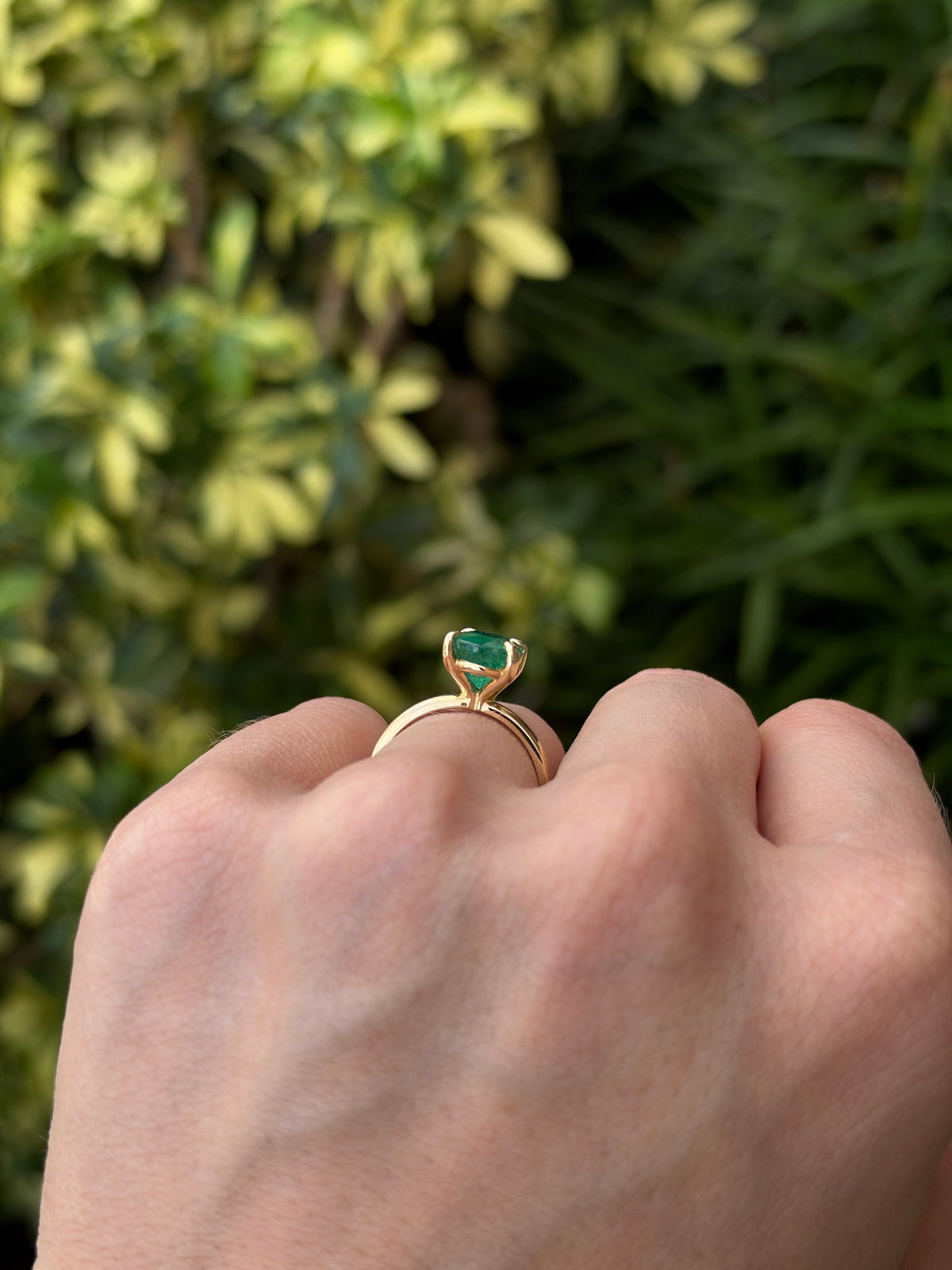 2.37ct 14K Natural Medium Green Oval Solitaire Four Prong Ring