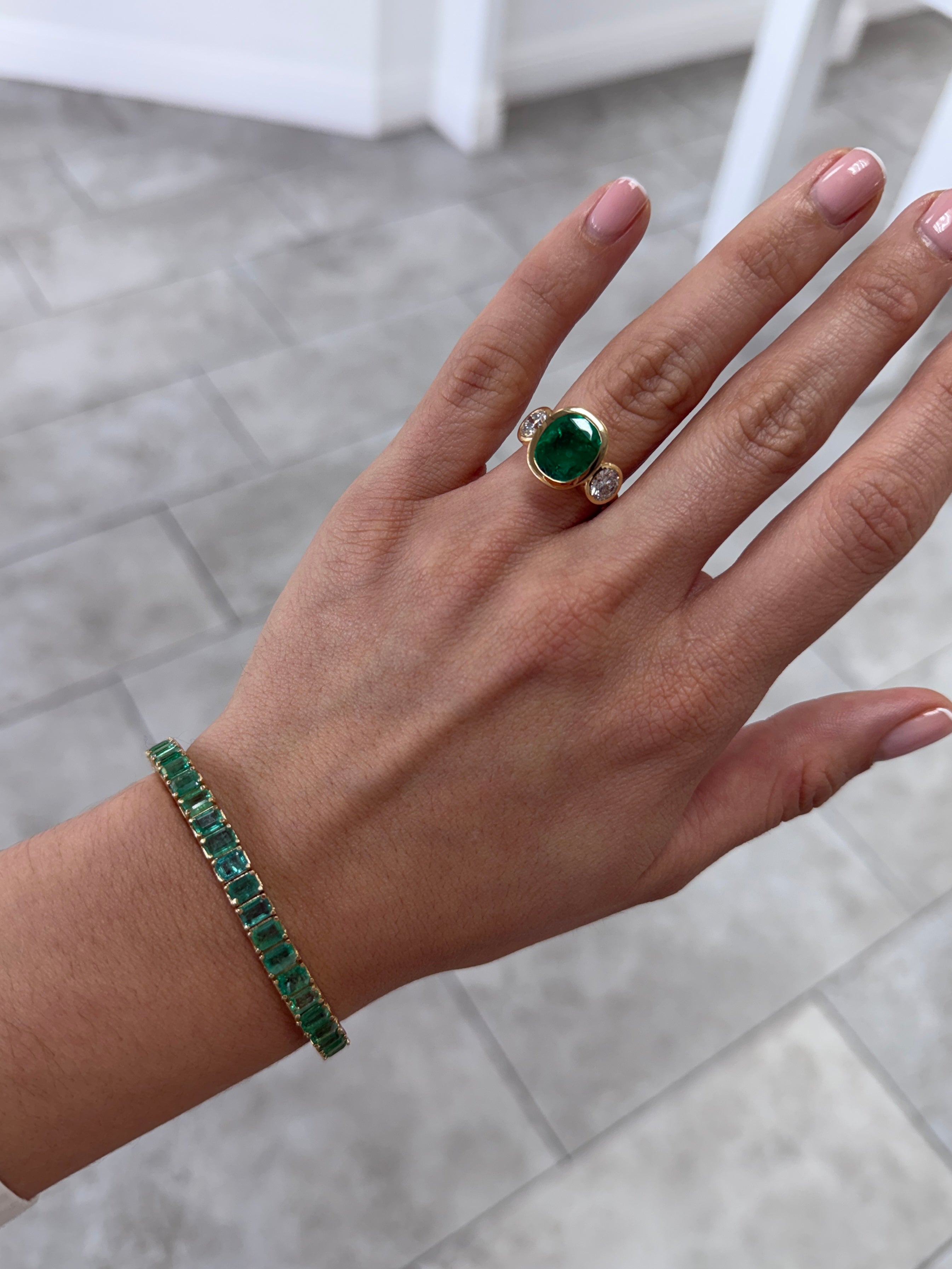 17.20tcw Natural Emerald Cut Emerald Tennis Bracelet- 7 Inches - JR Colombian Emeralds