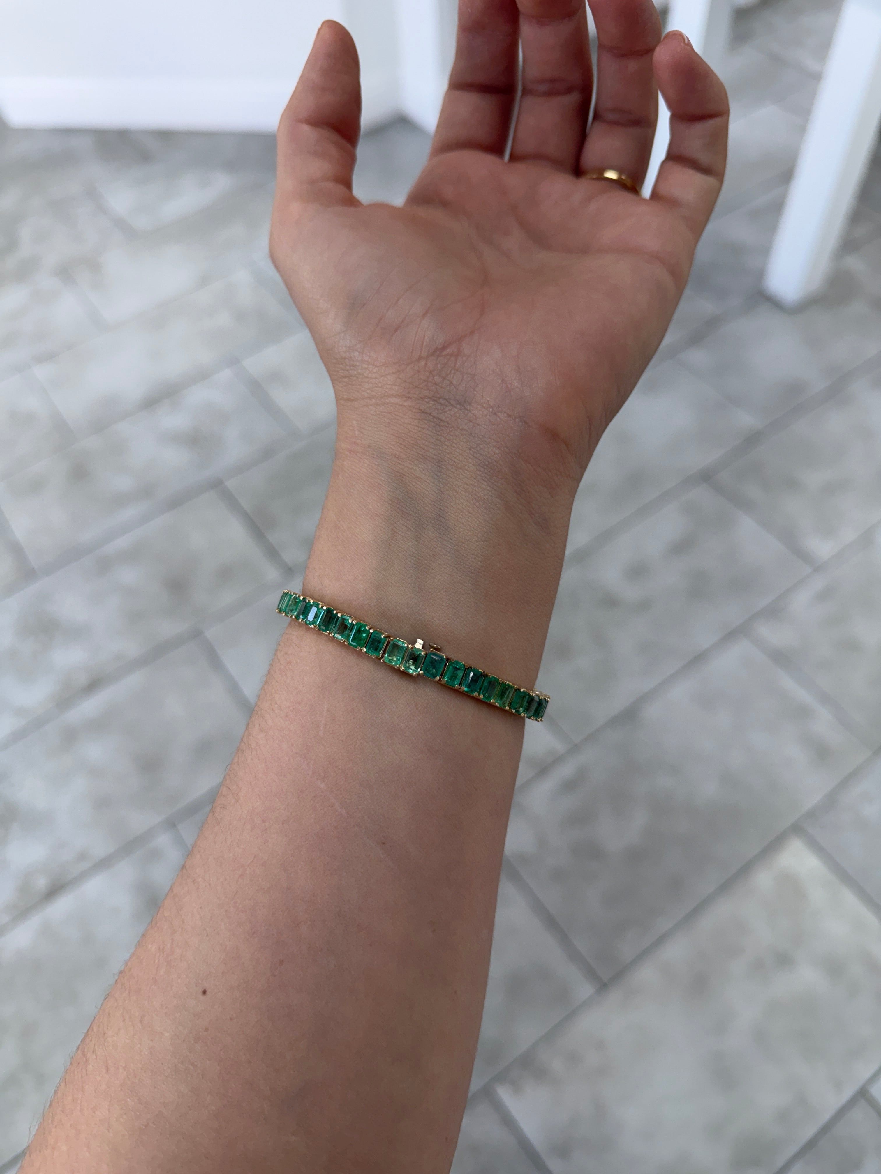 17.20tcw Natural Emerald Cut Emerald Tennis Bracelet- 7 Inches - JR Colombian Emeralds