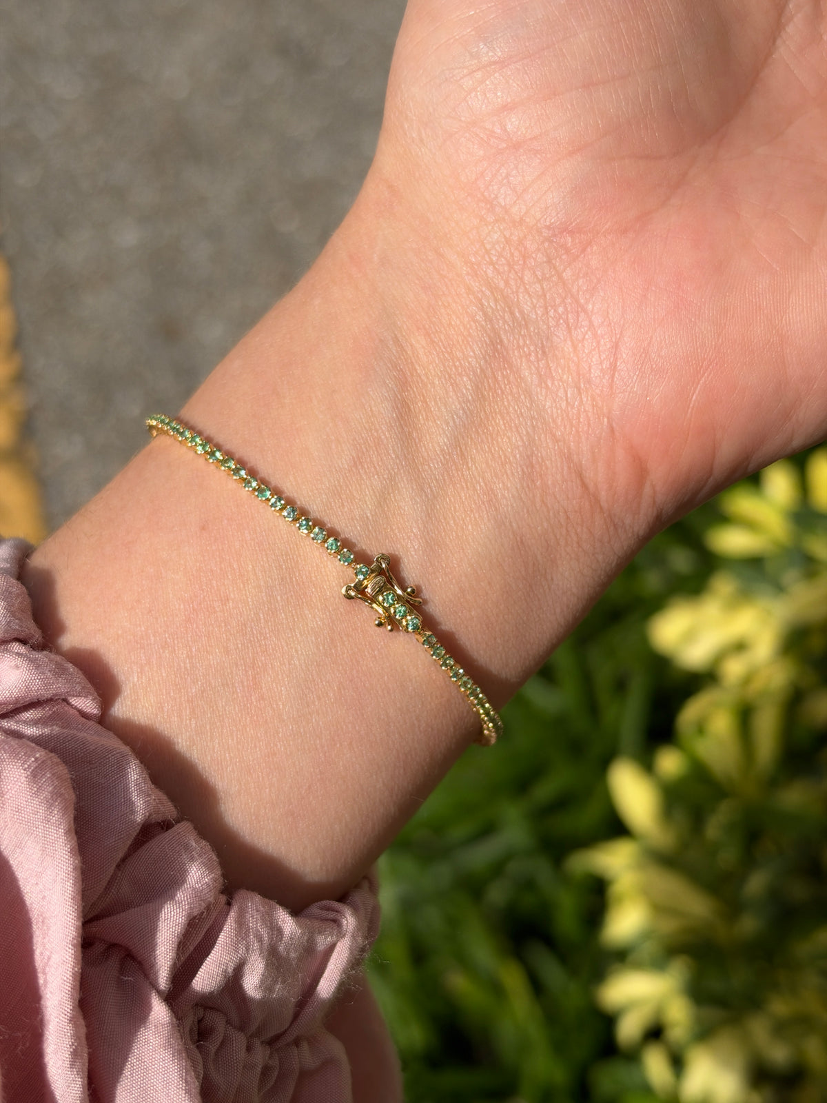 Light green round emerald tennis bracelet by JR Colombian Emeralds, 0.63tcw, 14K gold, 7-inch jewelry featuring petite gemstones.