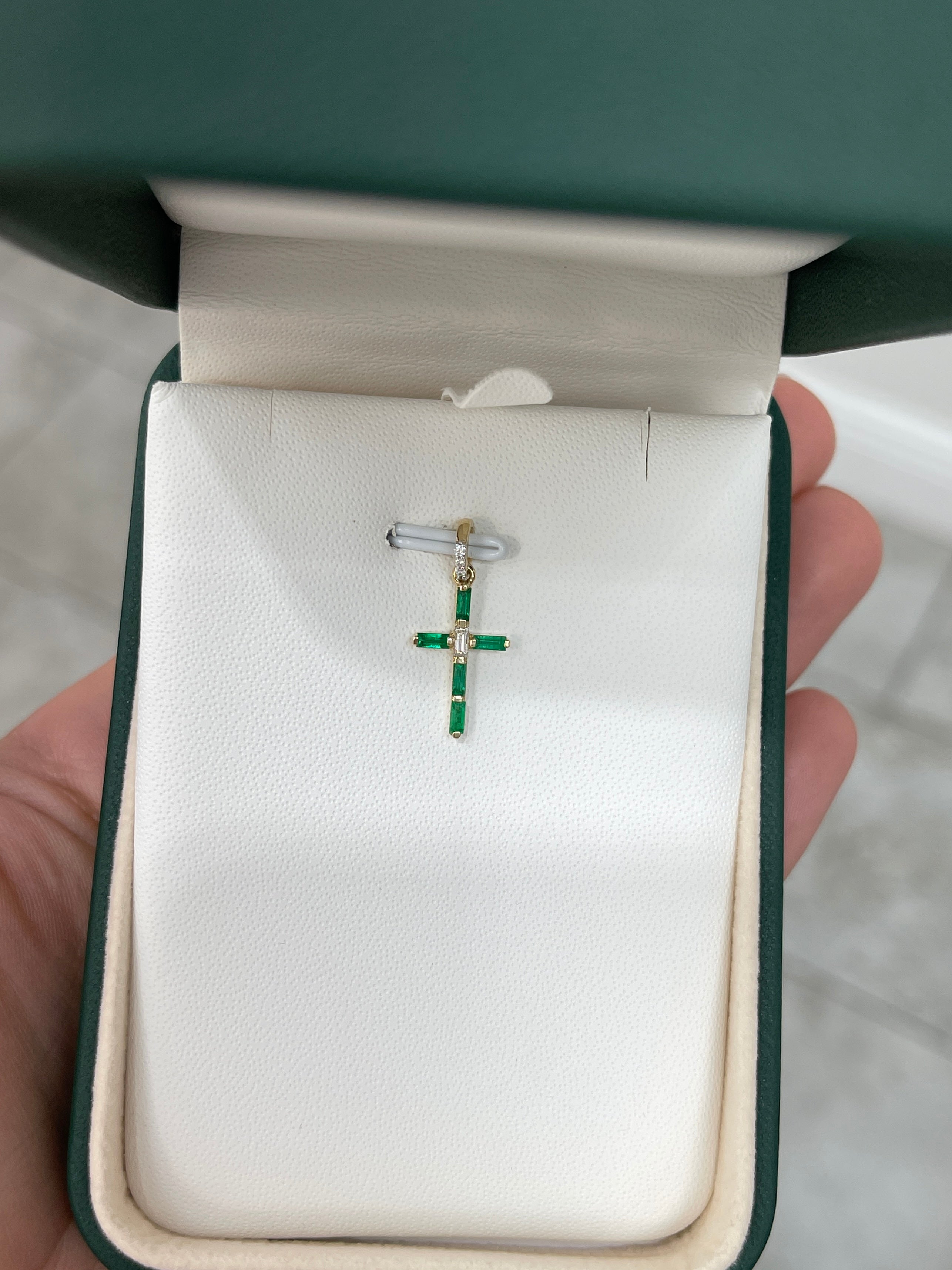 Emerald Cross Pendant with Baguette Diamond & Round Diamonds in 14K Gold – Religious Fine Jewelry