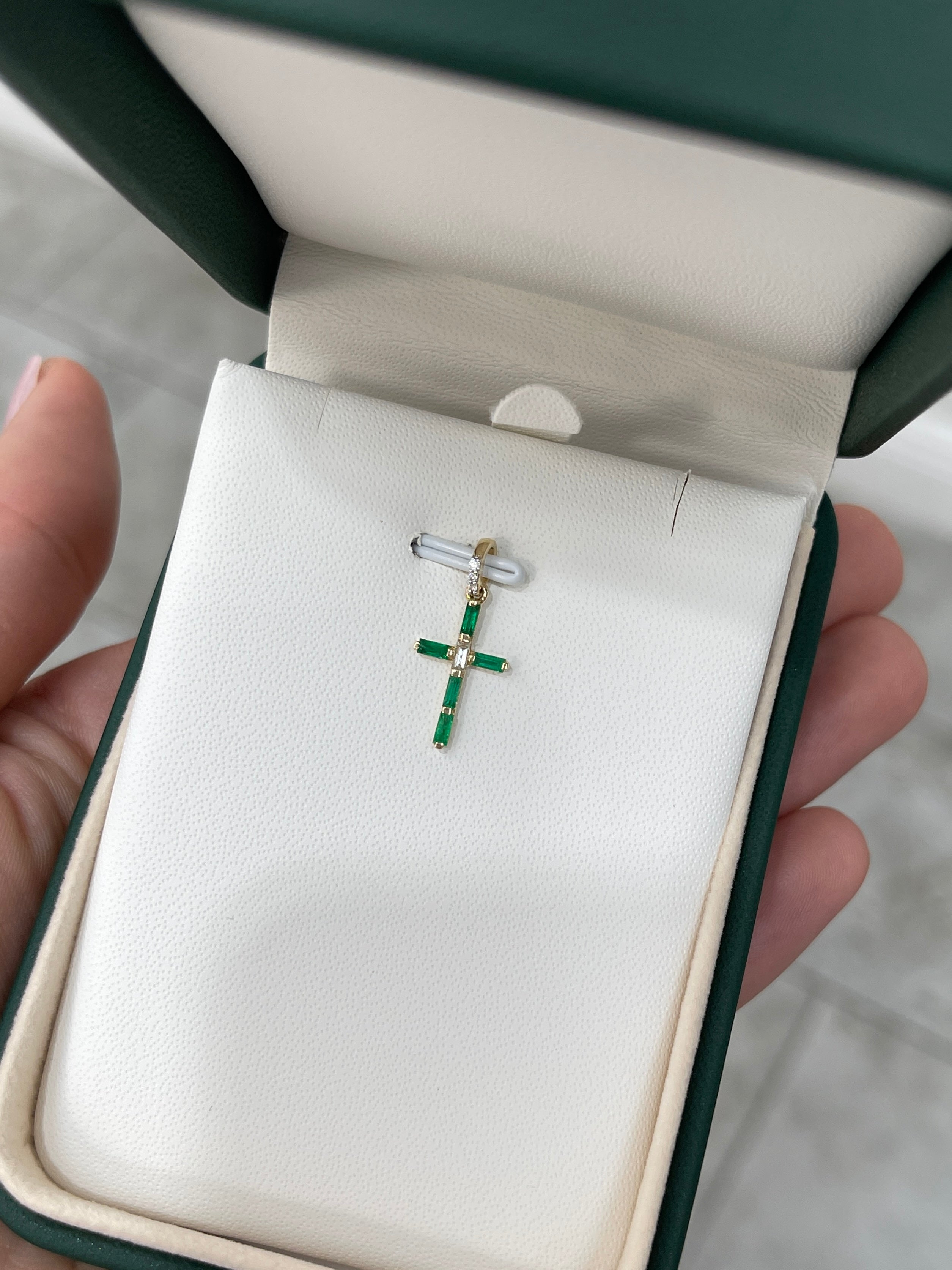 Emerald Cross Pendant with Baguette Diamond & Round Diamonds in 14K Gold – Religious Fine Jewelry