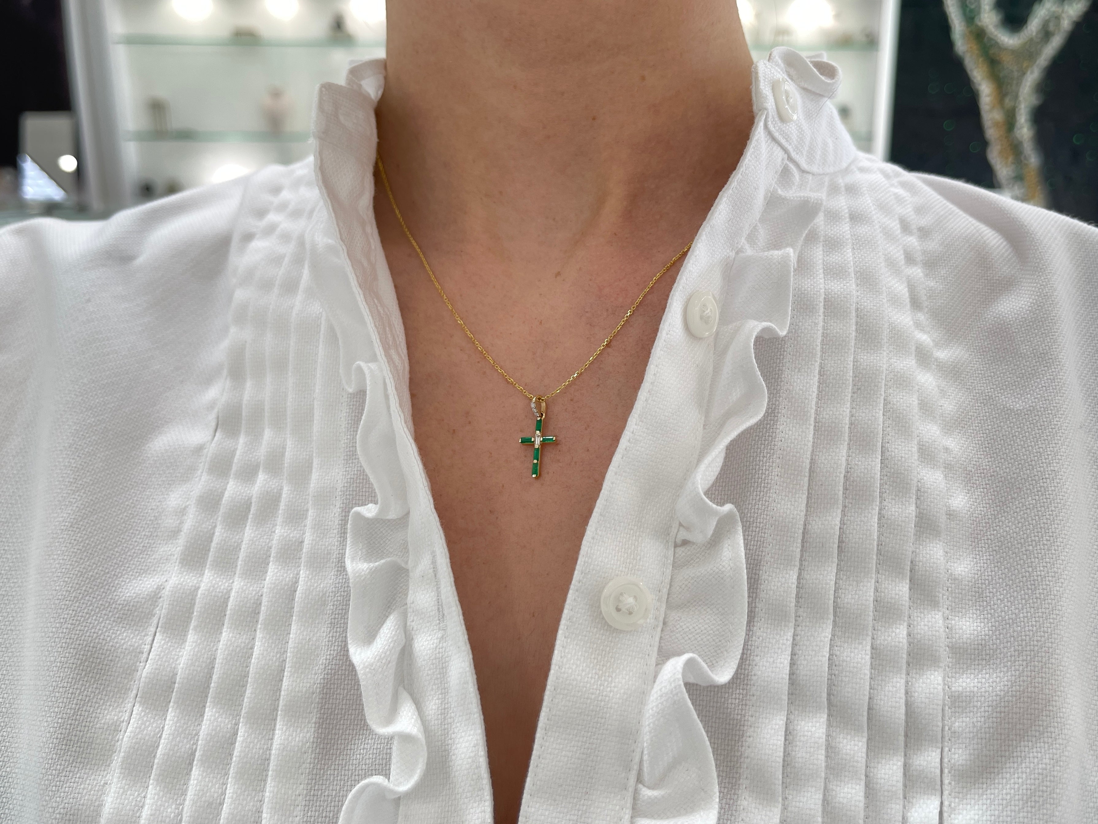 Emerald Cross Pendant with Baguette Diamond & Round Diamonds in 14K Gold – Religious Fine Jewelry