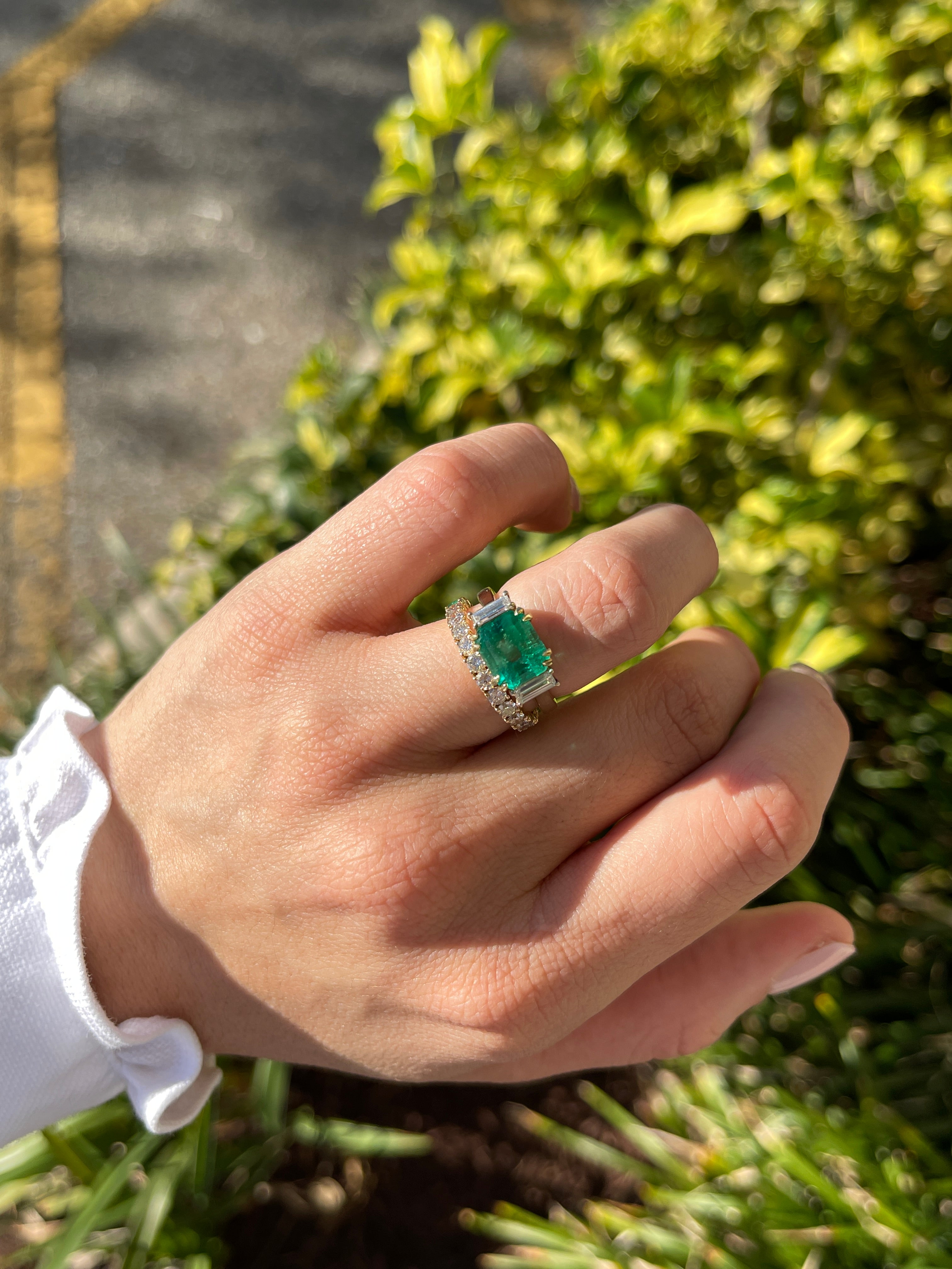 Half Round Emerald & Half Round Diamond Eternity Band 14K Gold- Size 7 - JR Colombian Emeralds