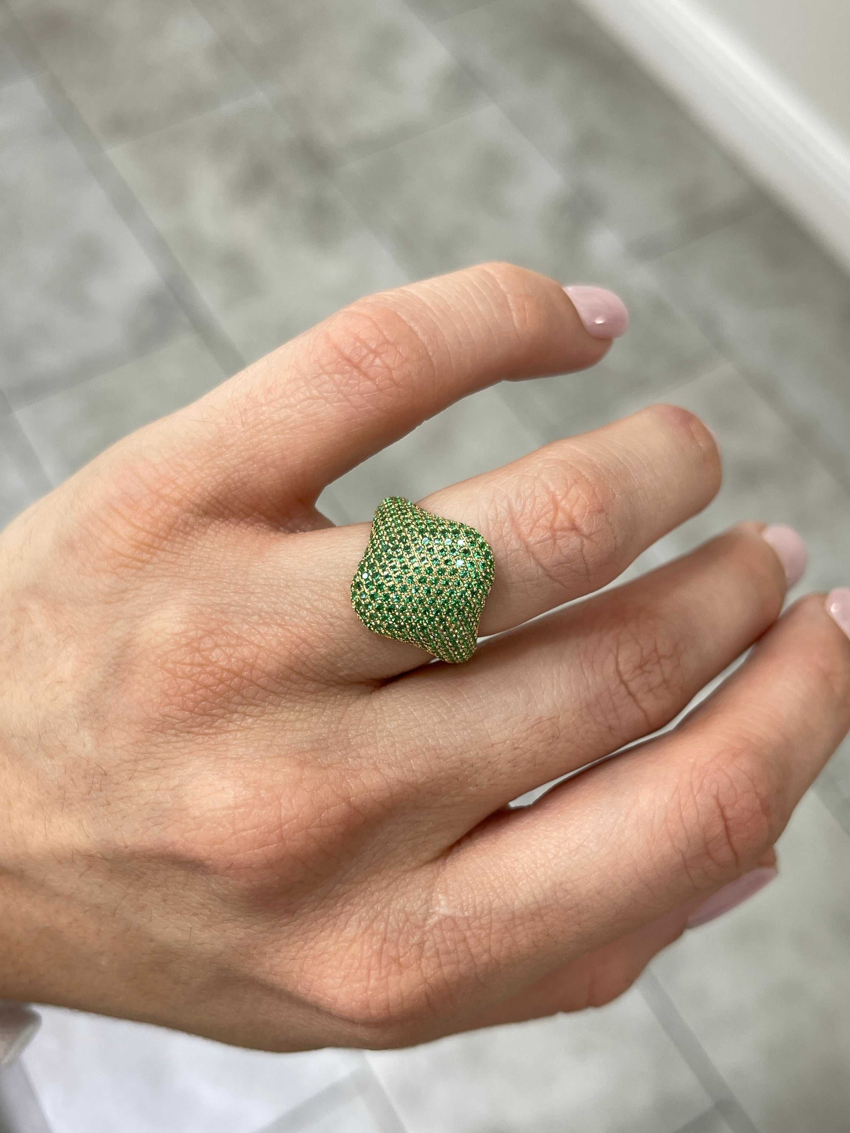 Esmeraldamas9 talla 6 2.01tcw Emerald Pave Signet Ring 14K Gold - JR Colombian Emeralds