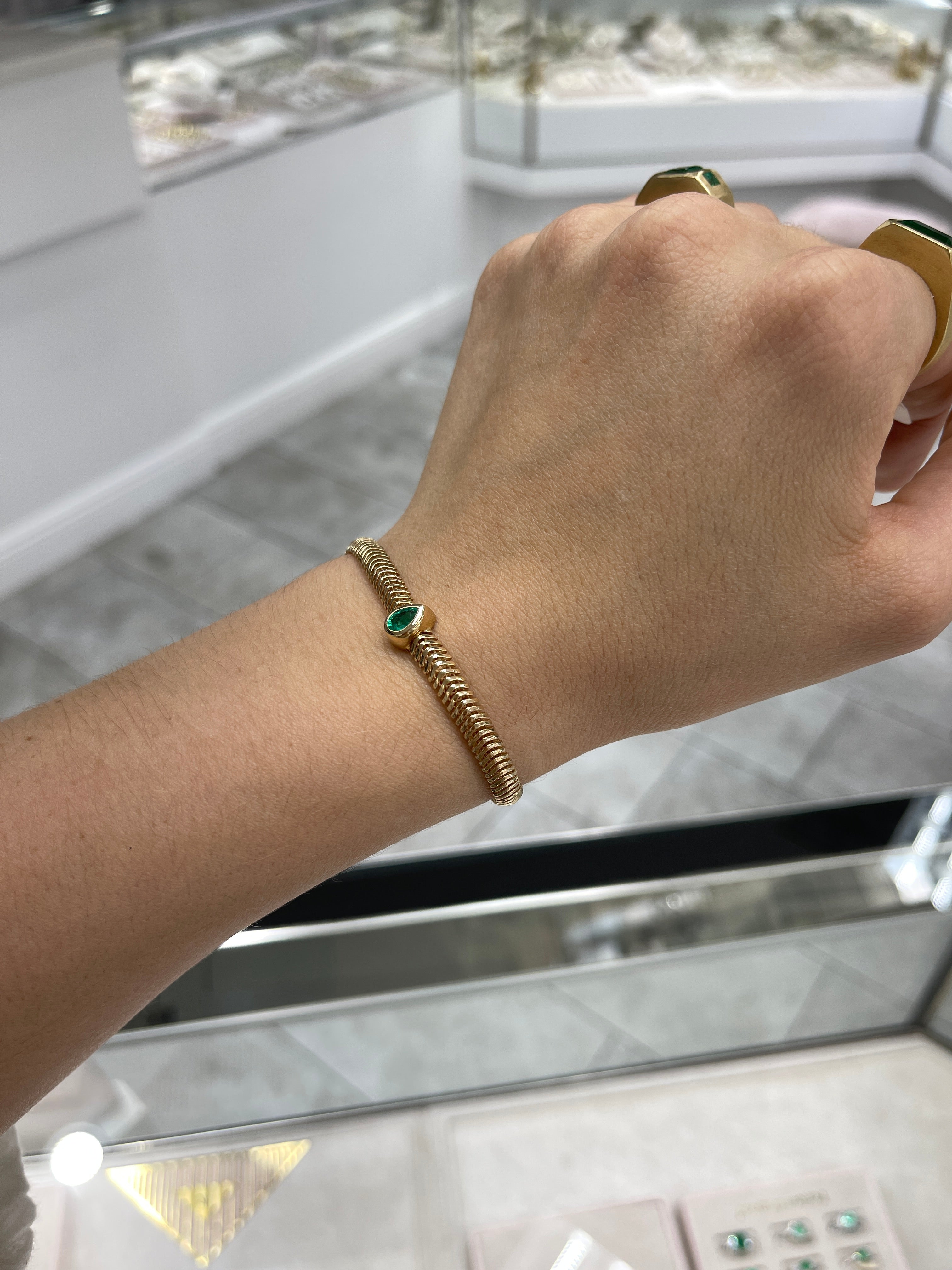 Teardrop Emerald and Diamond Snake Chain Bracelet in 14K Gold – Elegant Fine Jewelry, 6.5 Inches - JR Colombian Emeralds