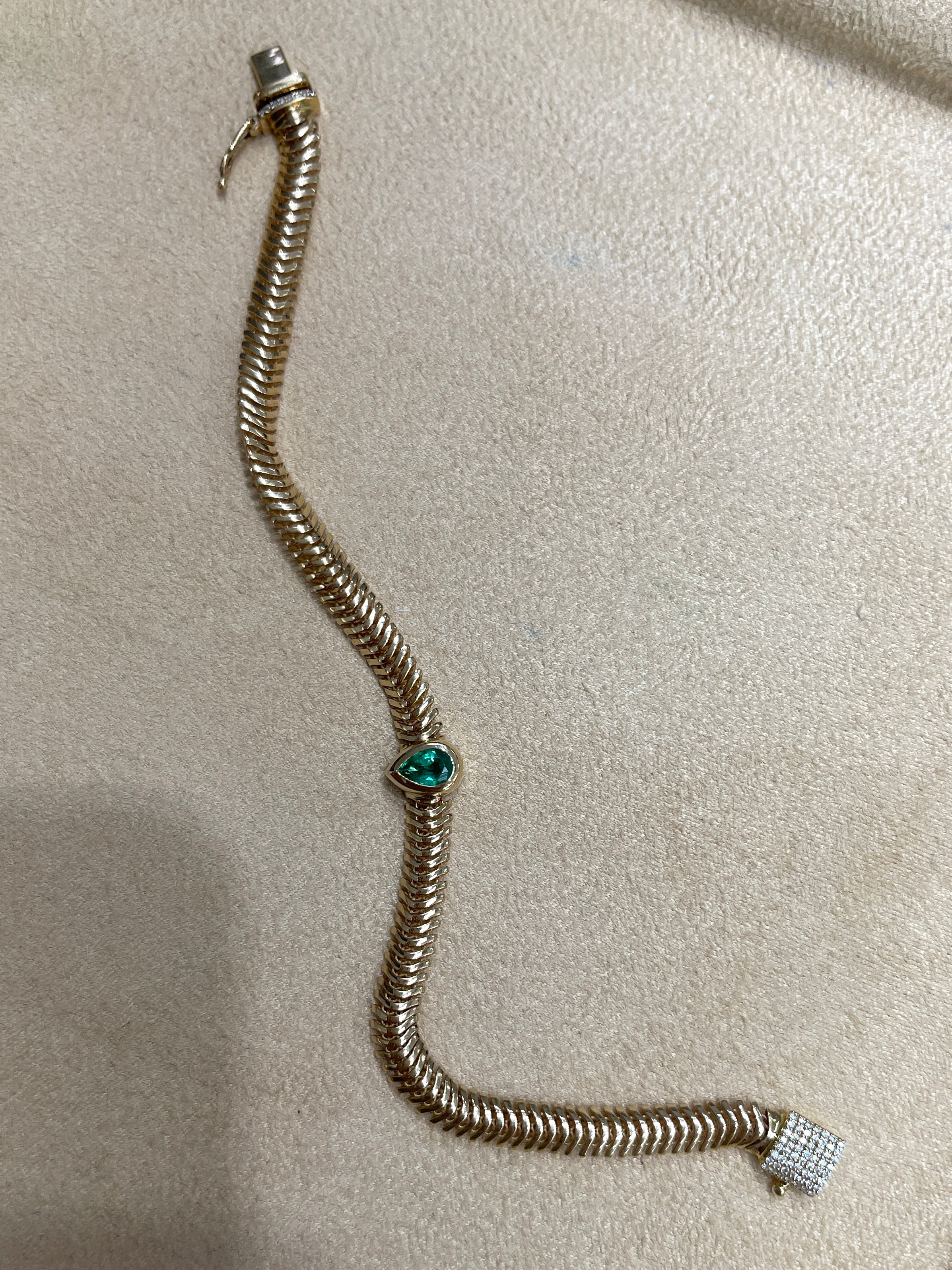 Teardrop Emerald and Diamond Snake Chain Bracelet in 14K Gold – Elegant Fine Jewelry, 6.5 Inches - JR Colombian Emeralds