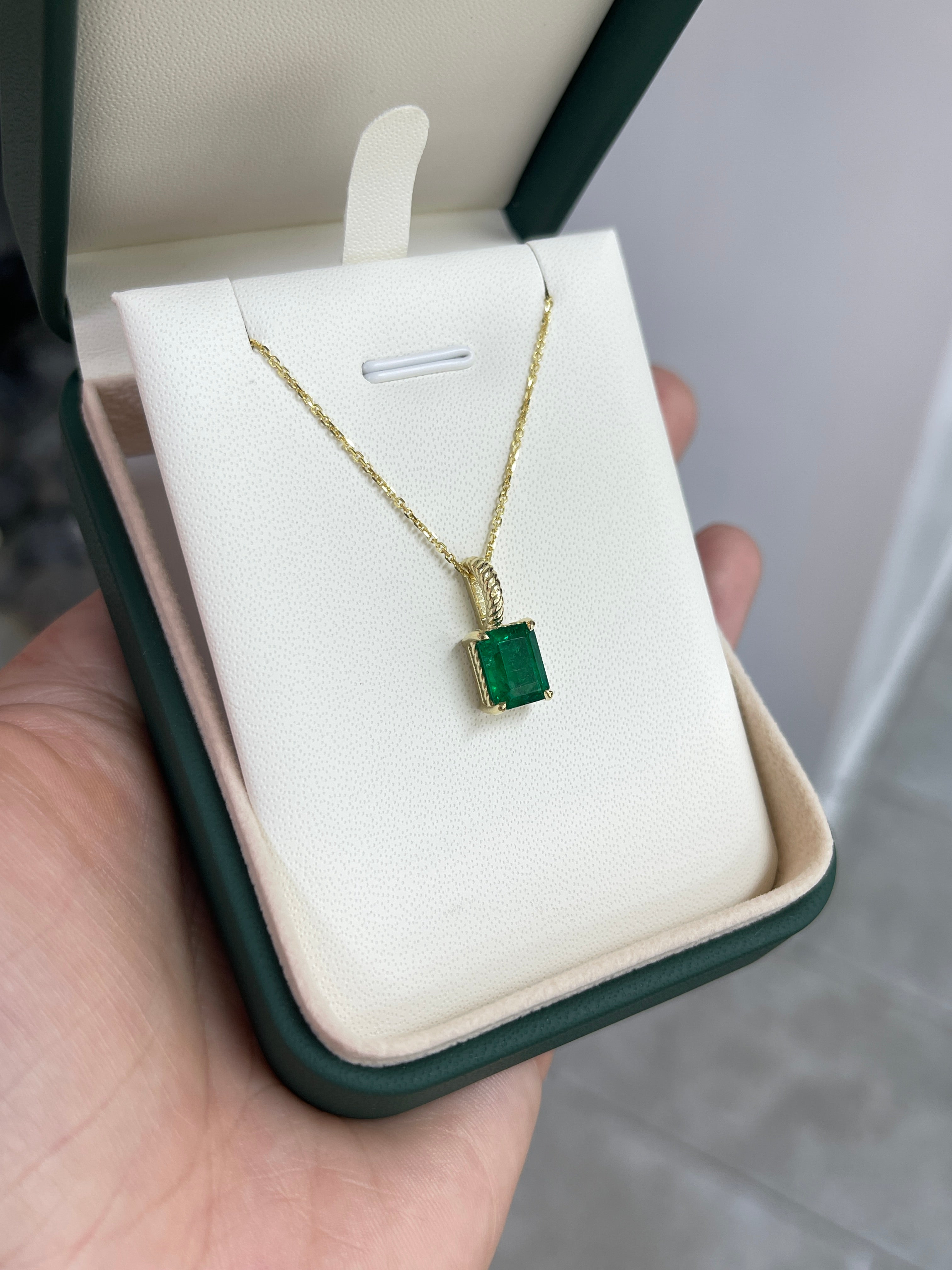 2.32ct 14K AAA+ Solitaire Emerald Rope Scroll Necklace