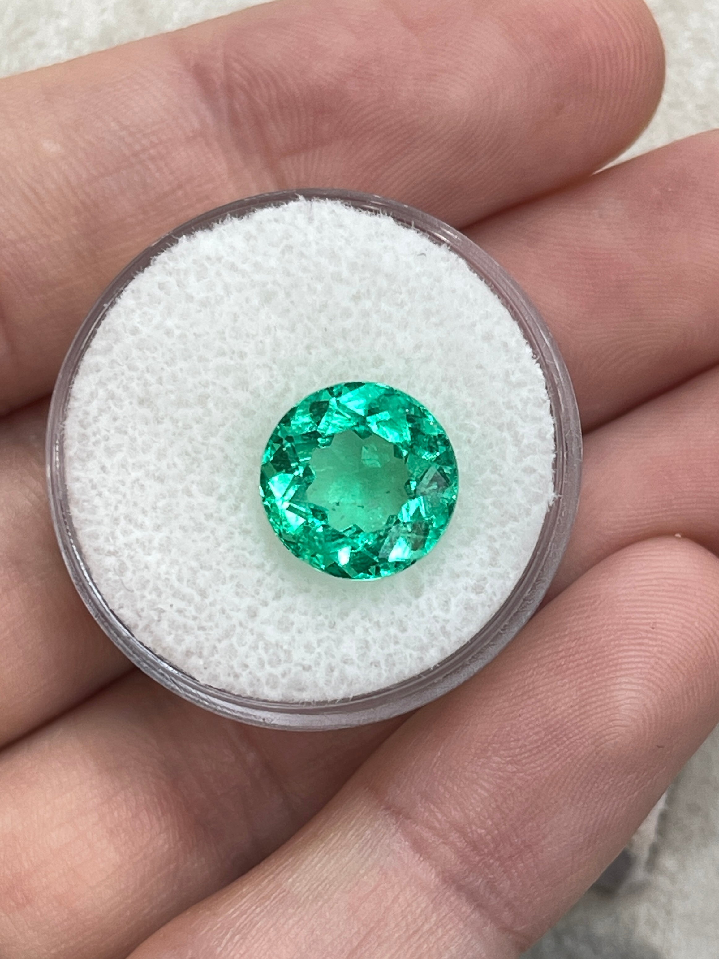 4.57 Carat 10.6x10.6 Crystalline Vibrant Green Natural Round Colombian Emerald