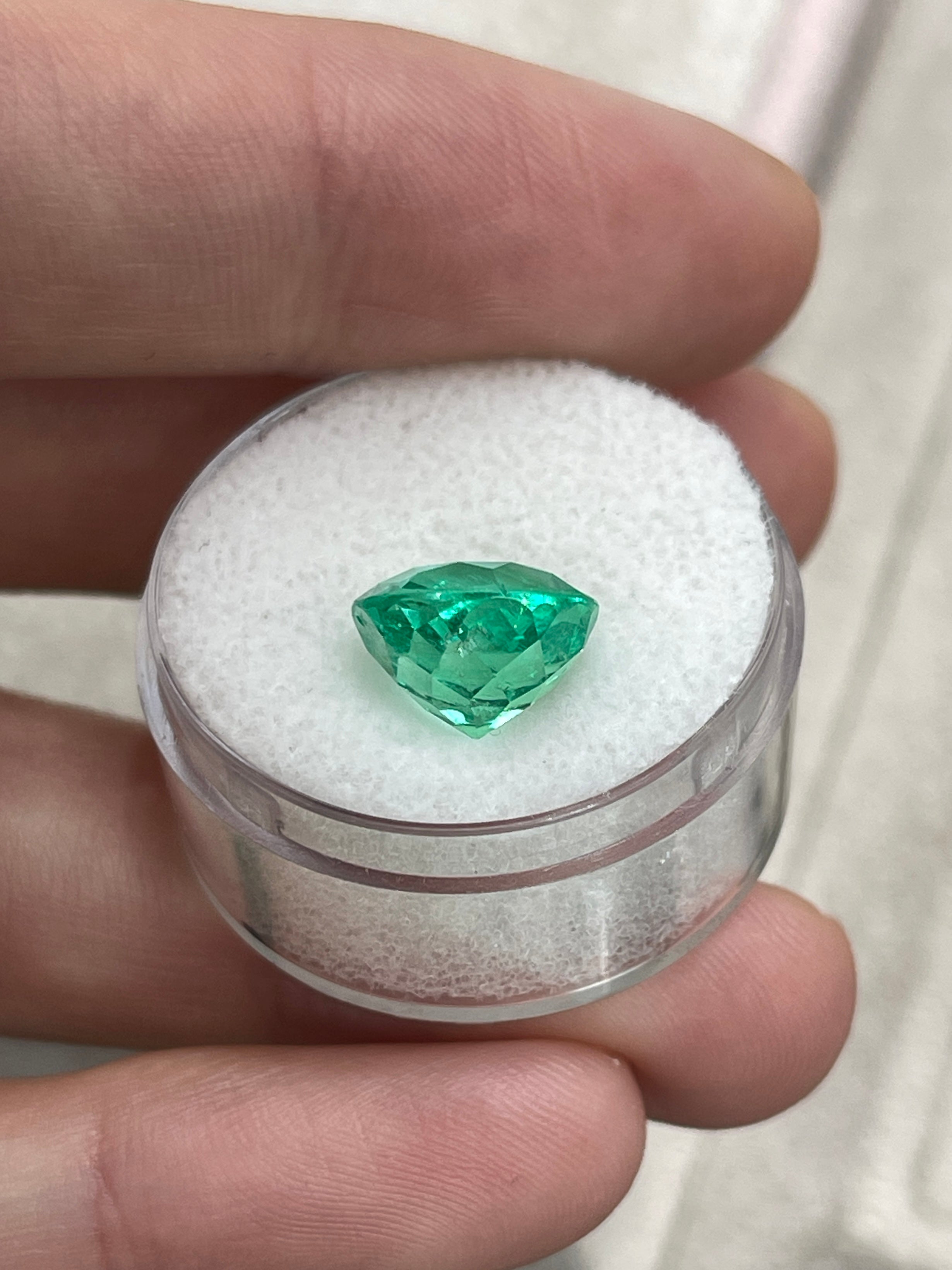 4.57 Carat 10.6x10.6 Crystalline Vibrant Green Natural Round Colombian Emerald