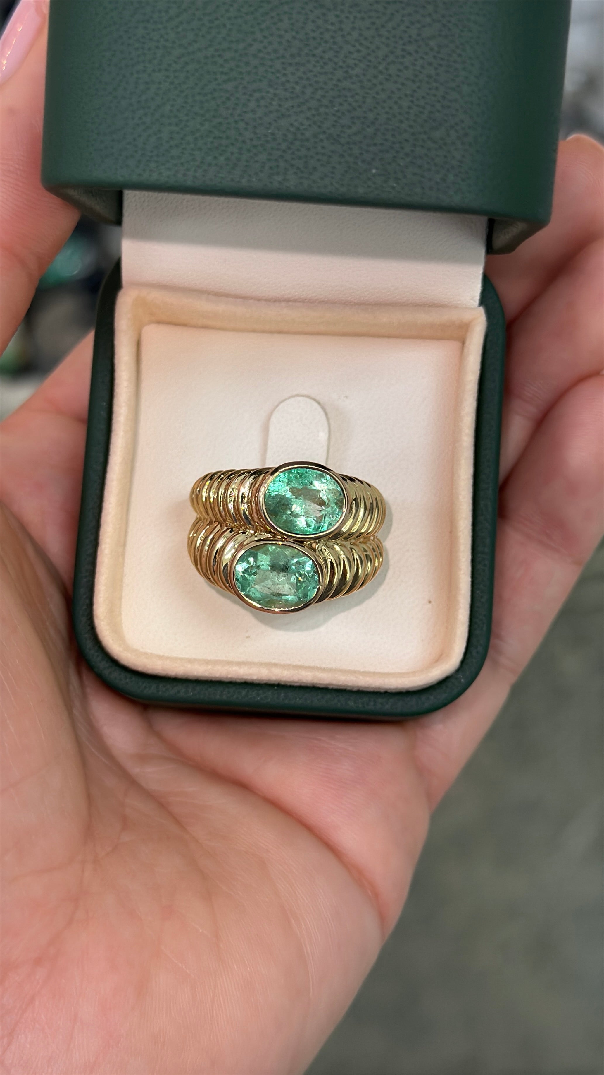 4.25tcw Minty Dualing Toi Et Moi oval Colombian Emeralds Ribbed Ring 14K