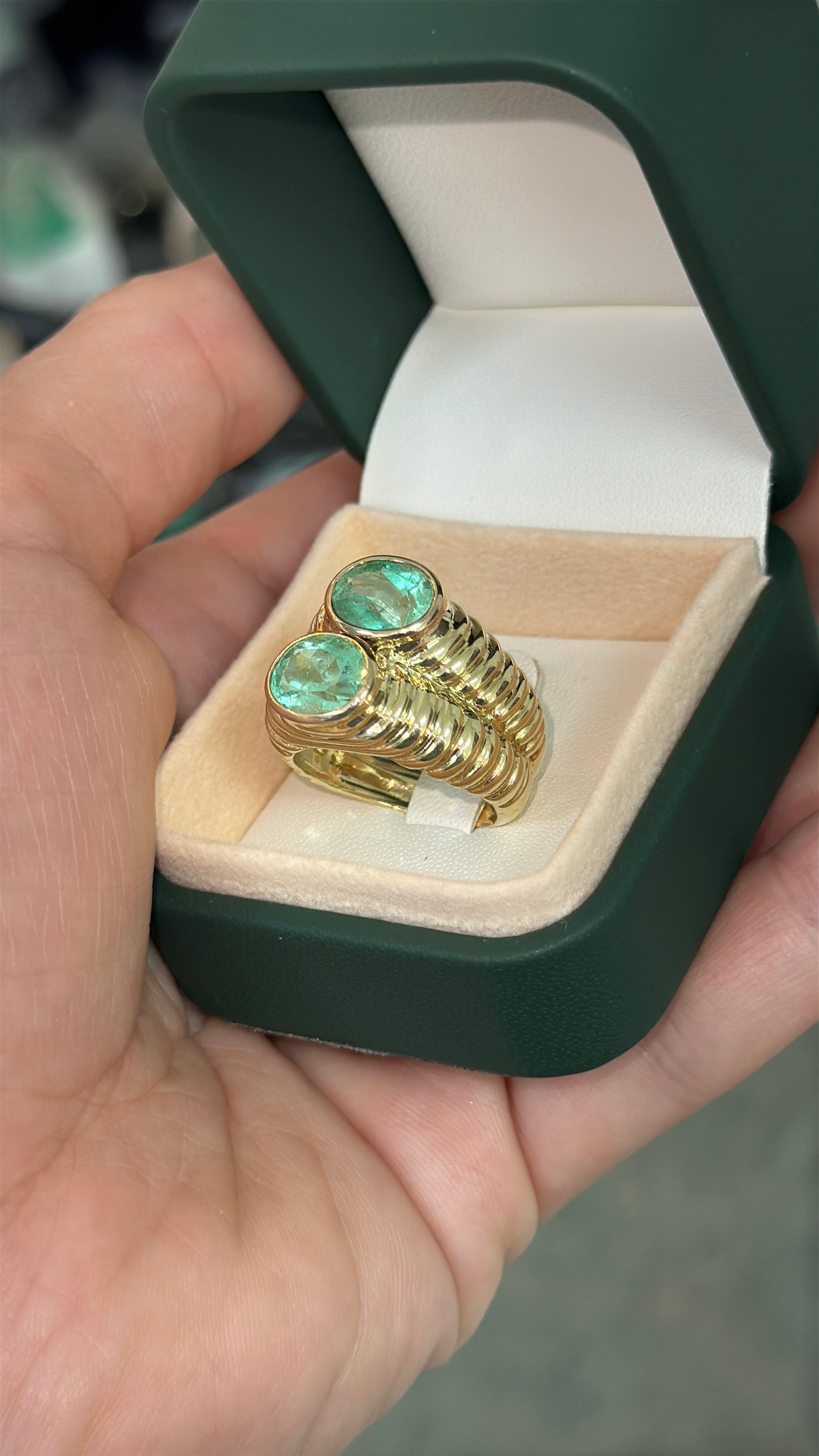 4.25tcw Minty Dualing Toi Et Moi oval Colombian Emeralds Ribbed Ring 14K