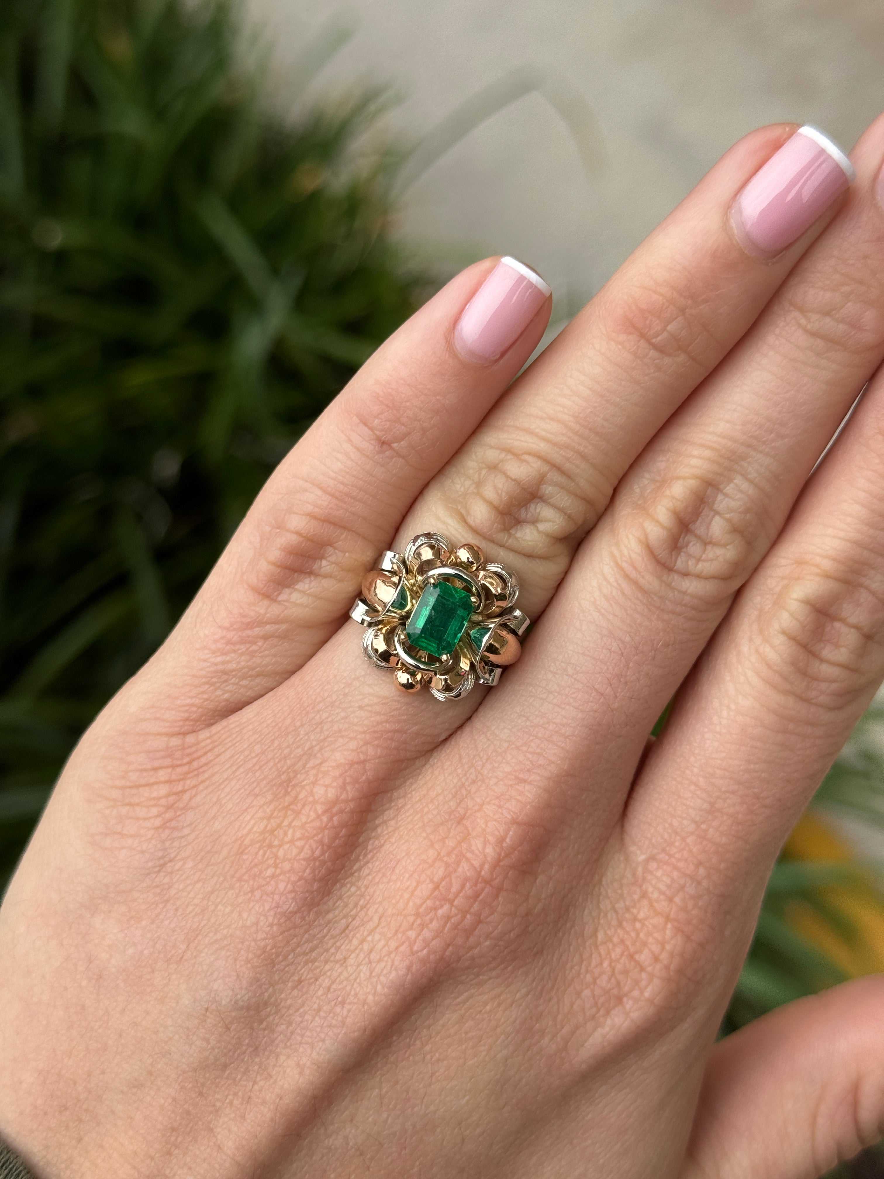 خاتم سوليتير من الزمرد بوزن 1.50 قيراط ودرجة AAA+ على طراز آرت ديكو من الذهب الوردي والأبيض عيار 18 قيراط