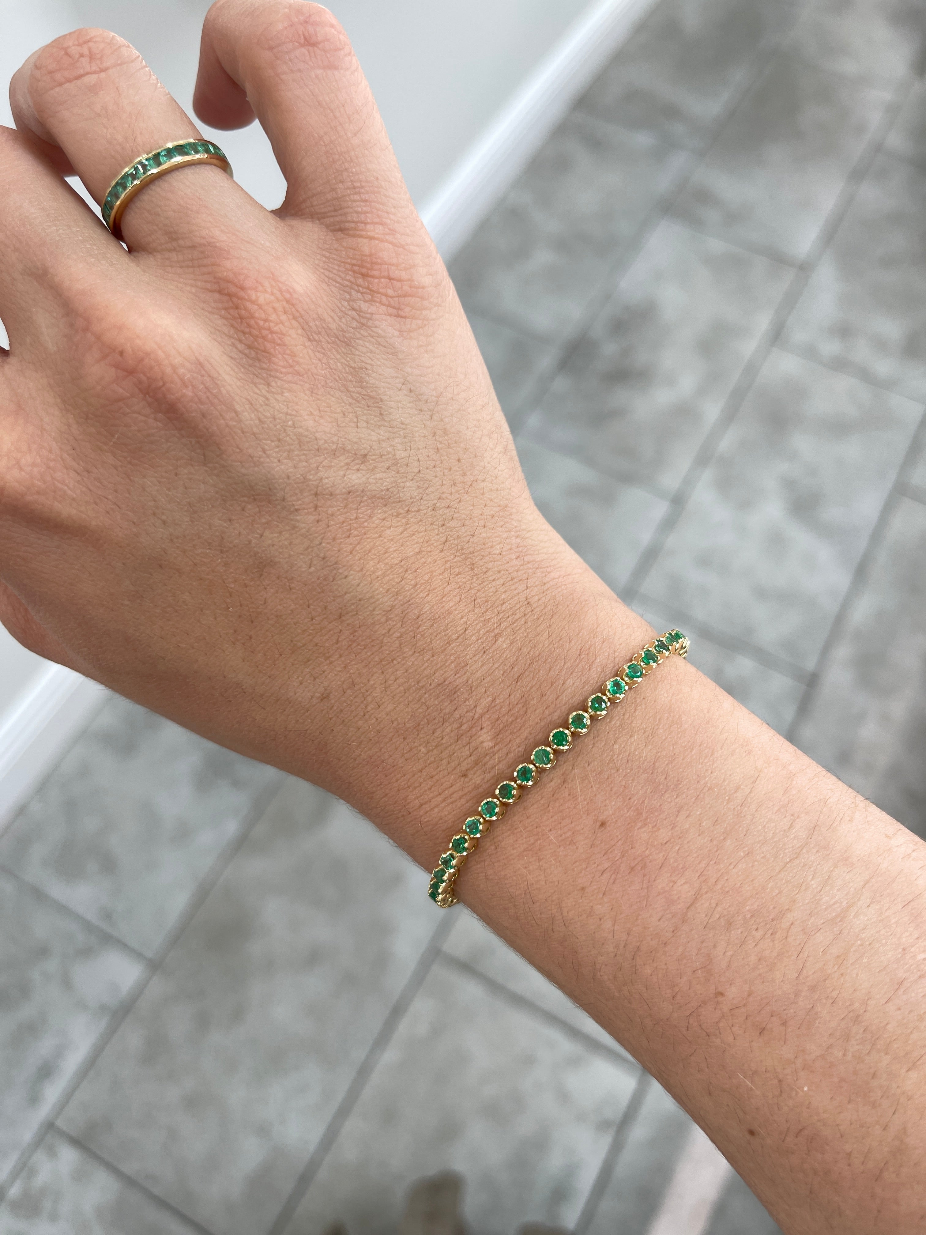 2.76tcw Medium Green Natural Round Emerald Tennis Bracelet 14K- 7 Inches