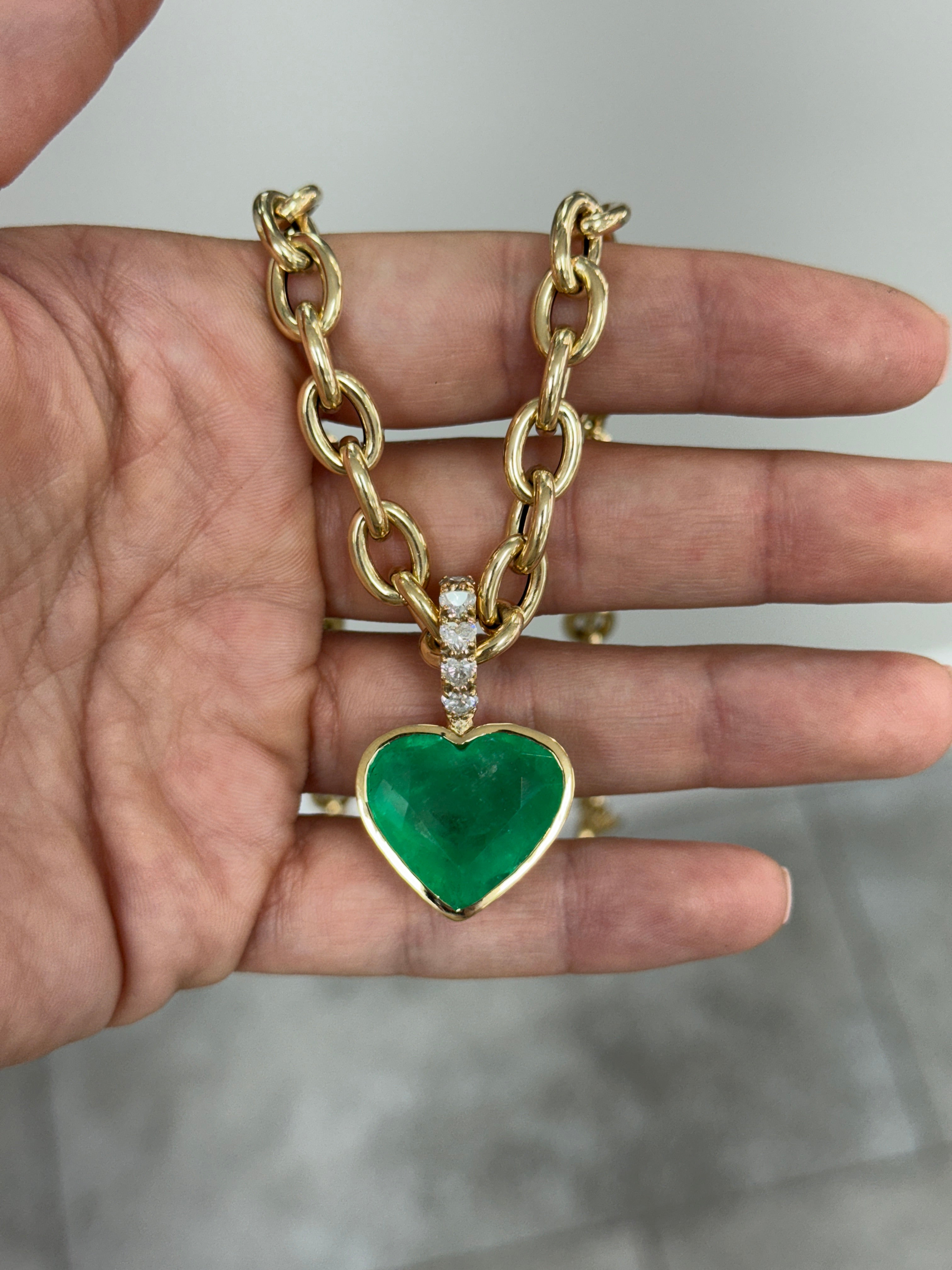 23.94tcw Rare Colombian Emearld Heart of the Ocean & Diamond Necklace 18K
