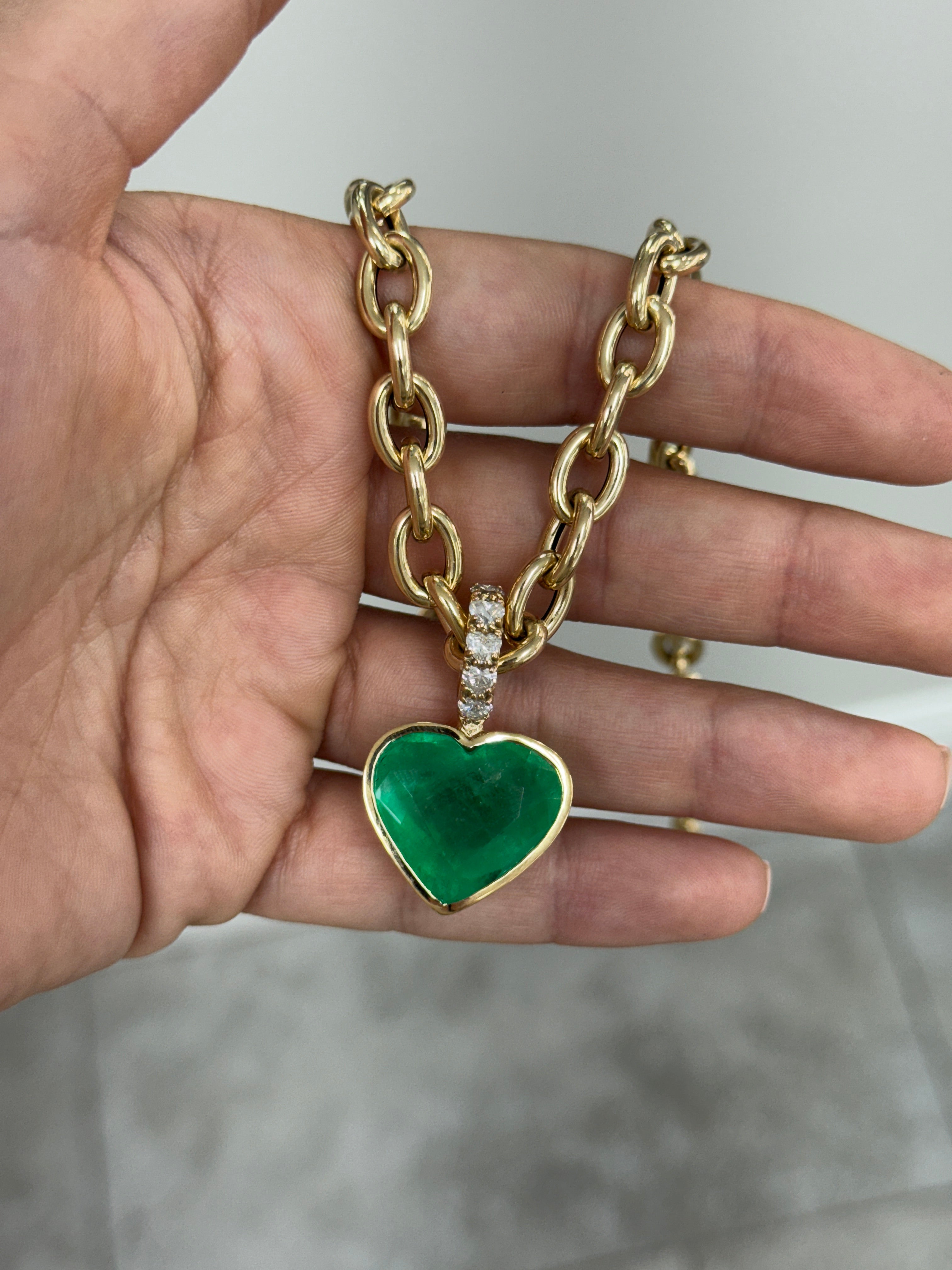 23.94tcw Rare Colombian Emearld Heart of the Ocean & Diamond Necklace 18K
