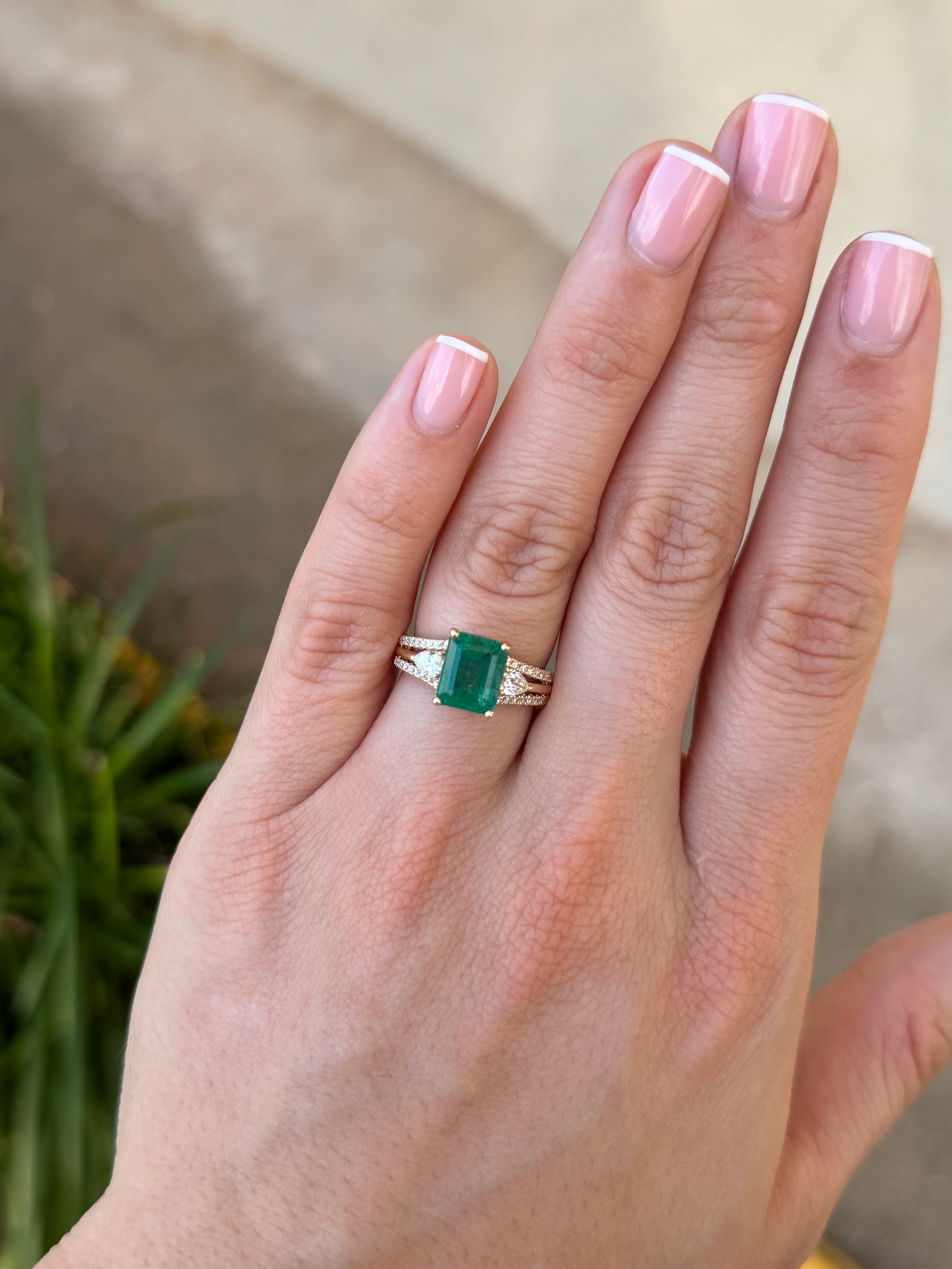 3.60tcw 14K Natural Emerald & Split Shank LAB Diamond Ring