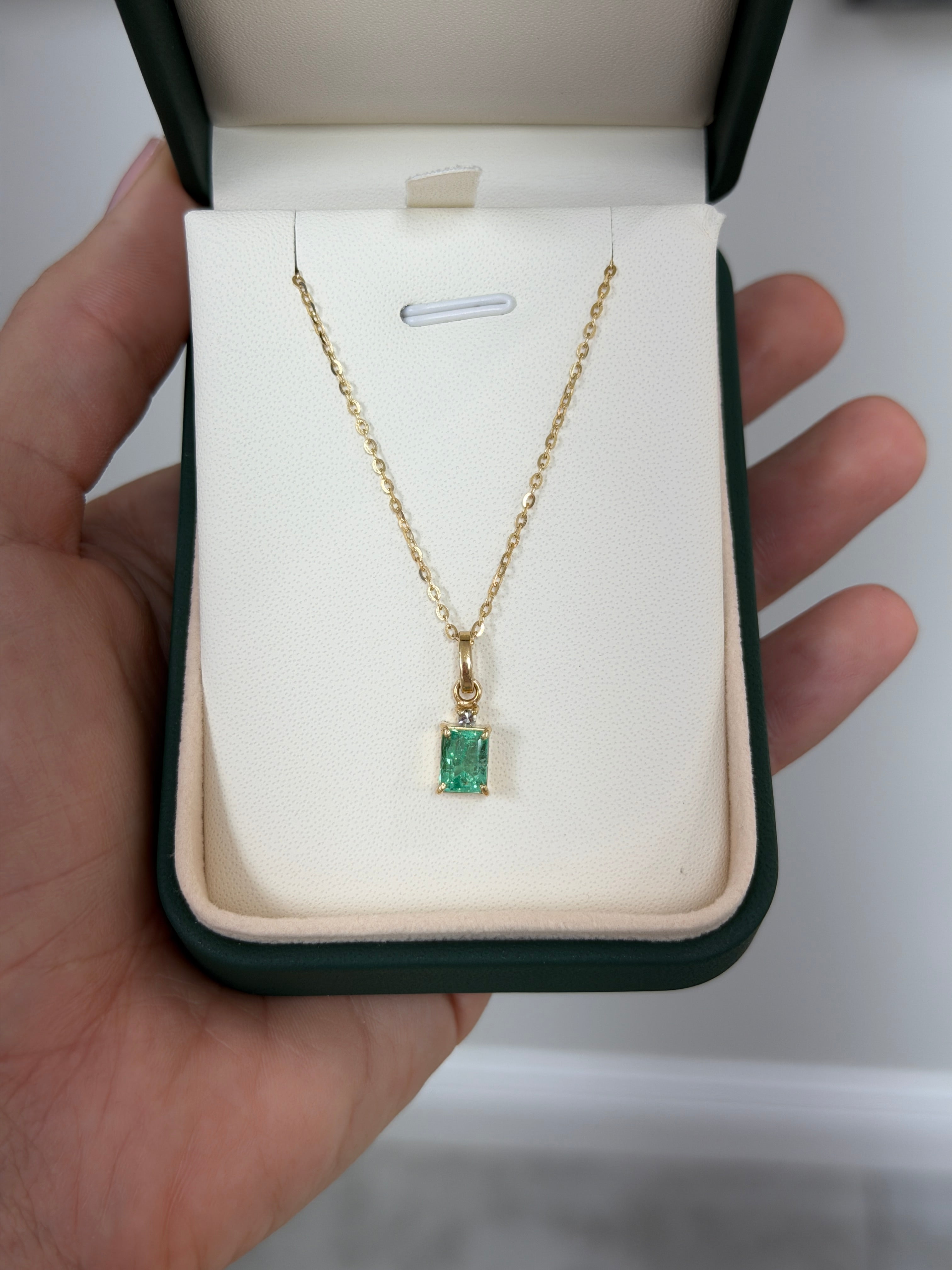 1.08tcw 18K Colombian Emerald & Diamond Necklace