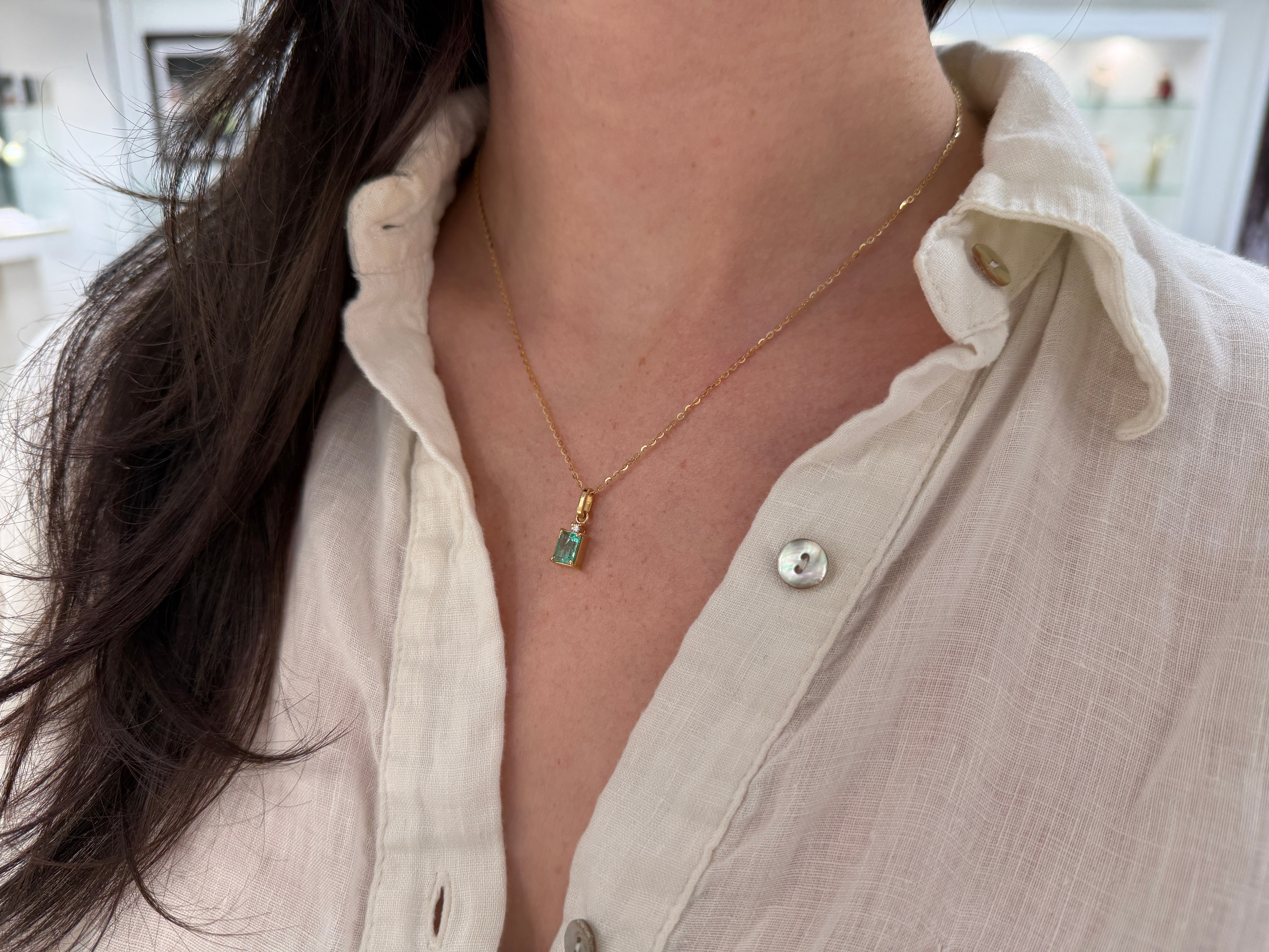 1.08tcw 18K Colombian Emerald & Diamond Necklace