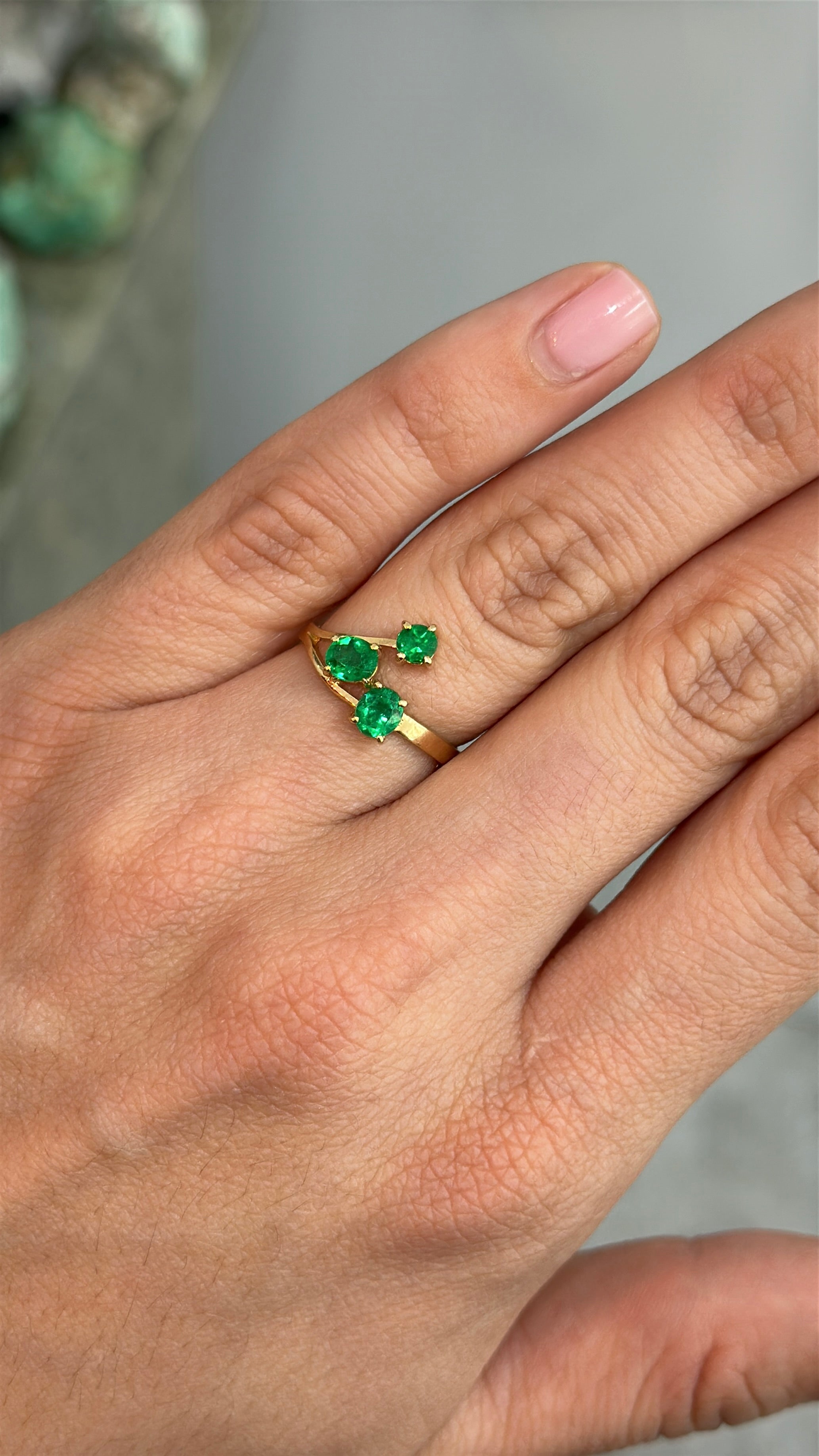 1.0tcw AAA+ Vivid Muzo Colombian Emerald Cluster Three Stone 18K Ring