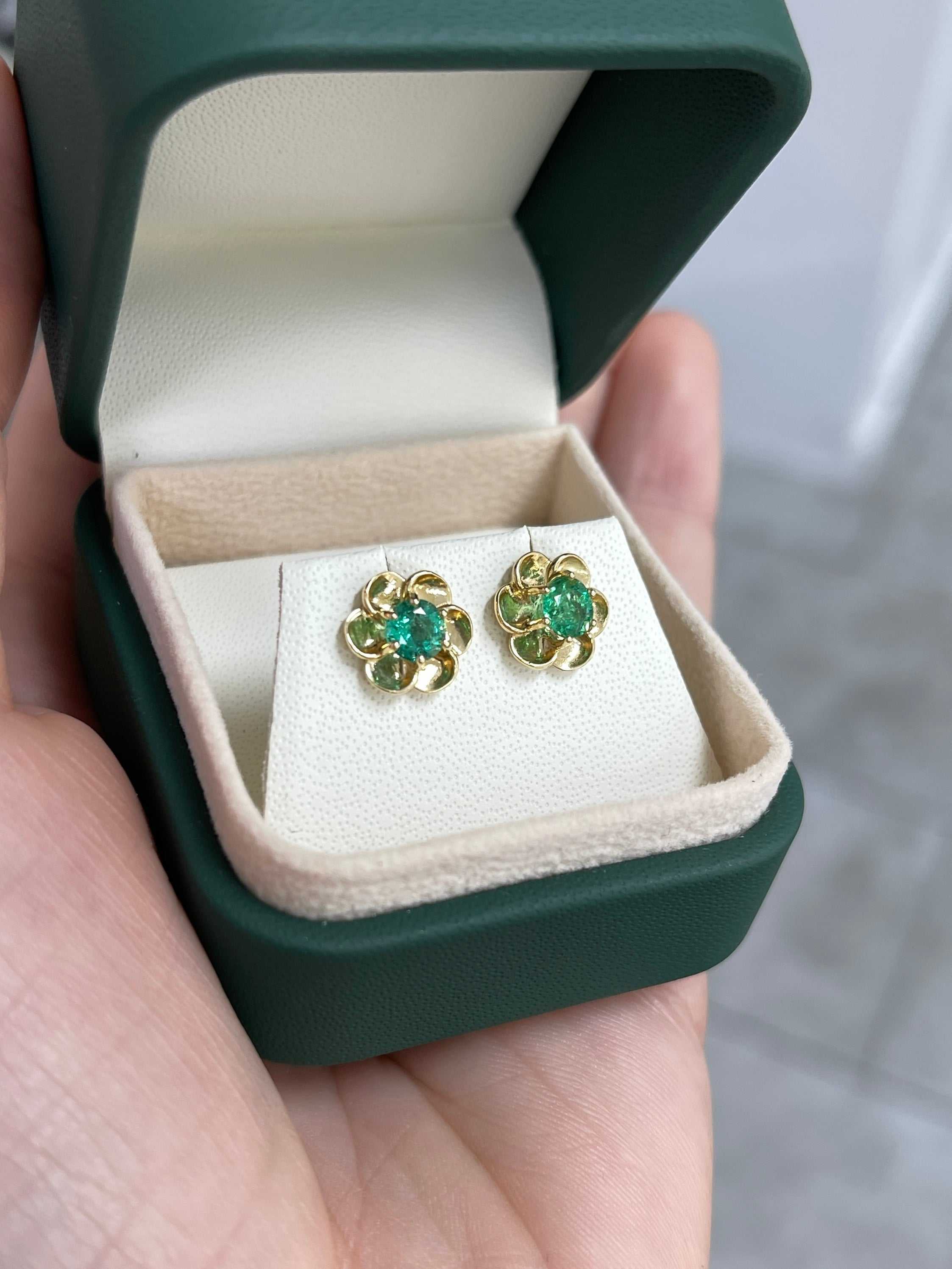 IG EXCLUSIVE Floral Emerald Stud Solitaire Earring 14K - JR Colombian Emeralds