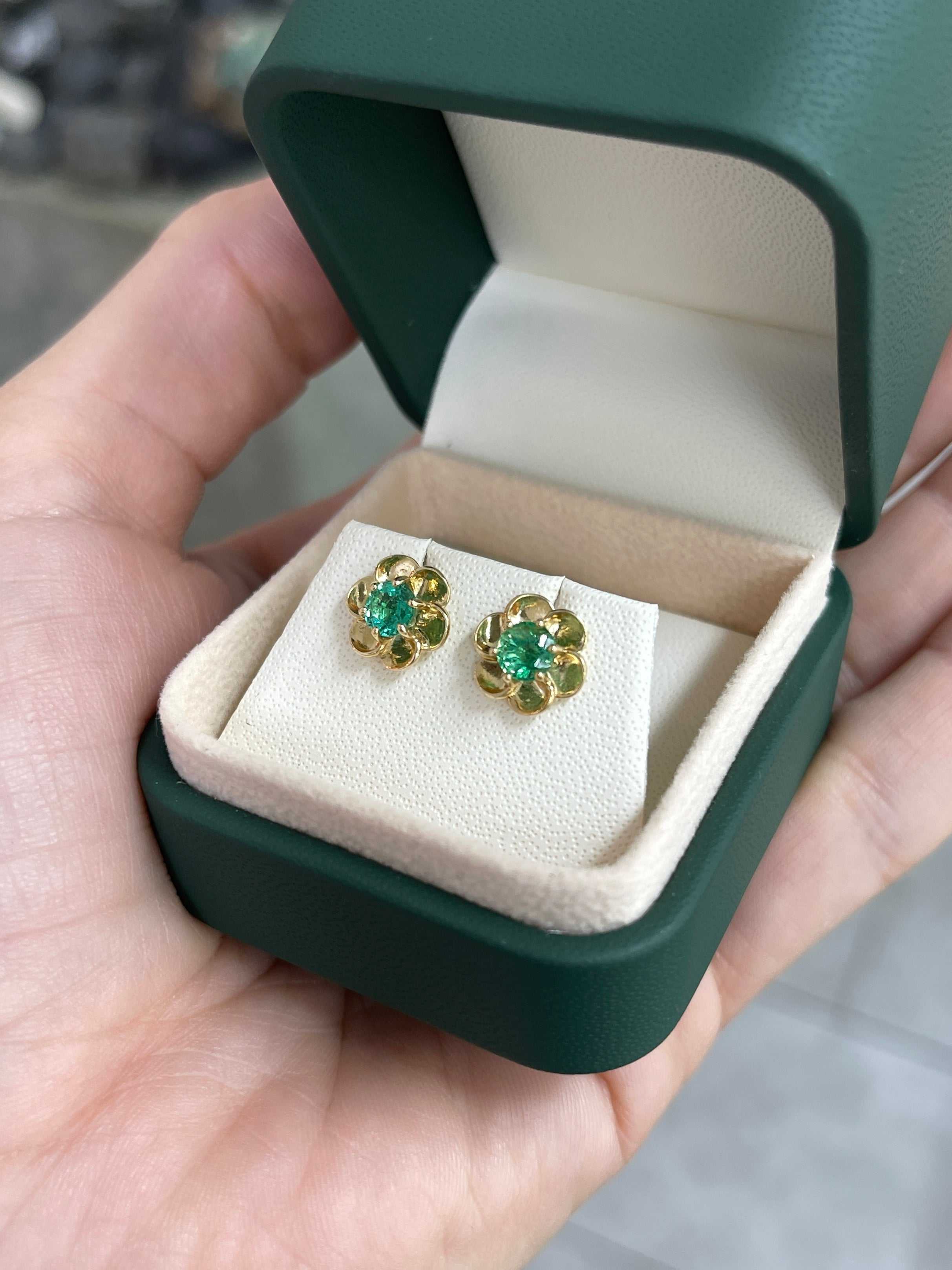 IG EXCLUSIVE Floral Emerald Stud Solitaire Earring 14K - JR Colombian Emeralds