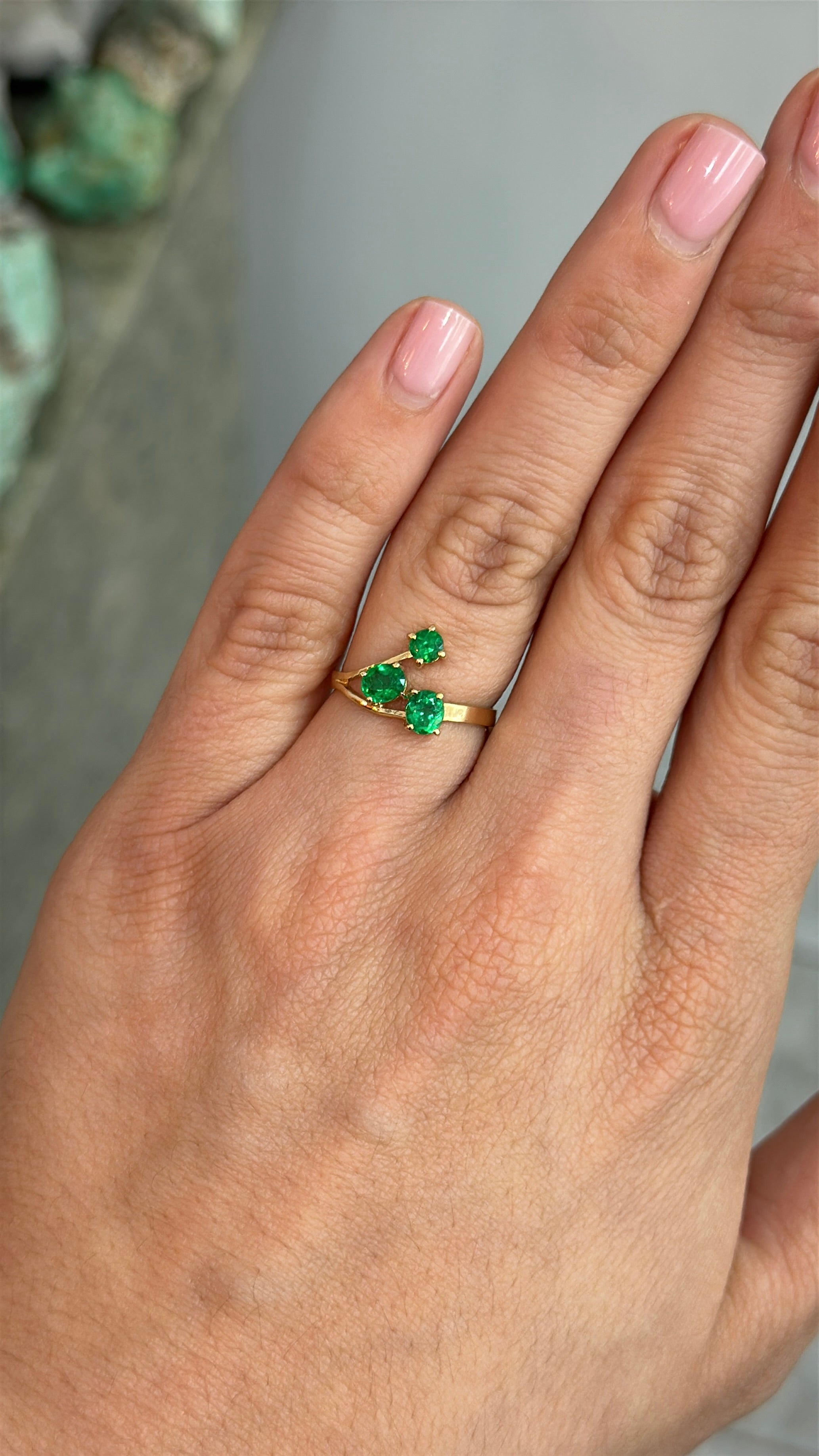 1.0tcw AAA+ Vivid Muzo Colombian Emerald Cluster Three Stone 18K Ring