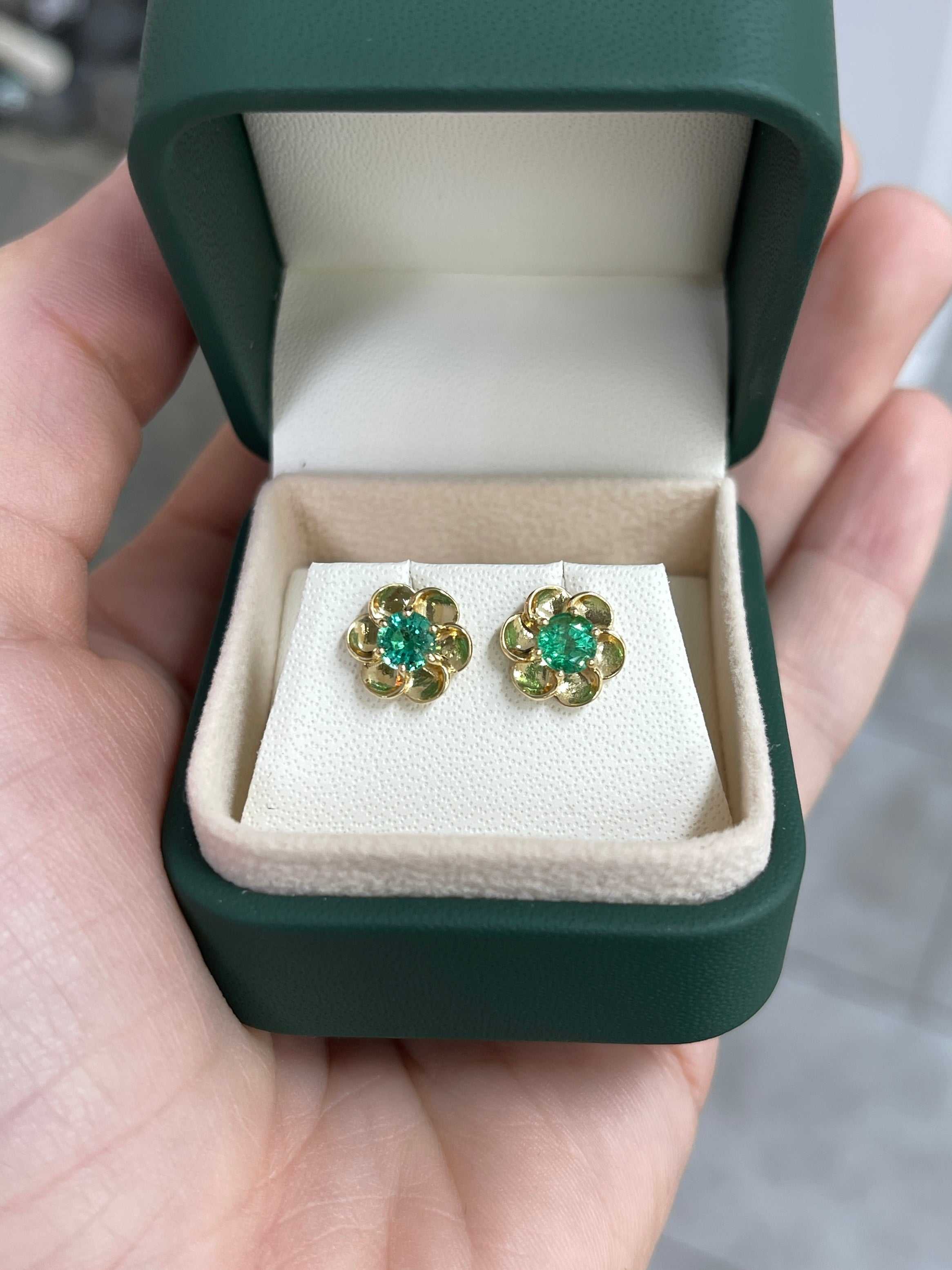 IG EXCLUSIVE Floral Emerald Stud Solitaire Earring 14K - JR Colombian Emeralds