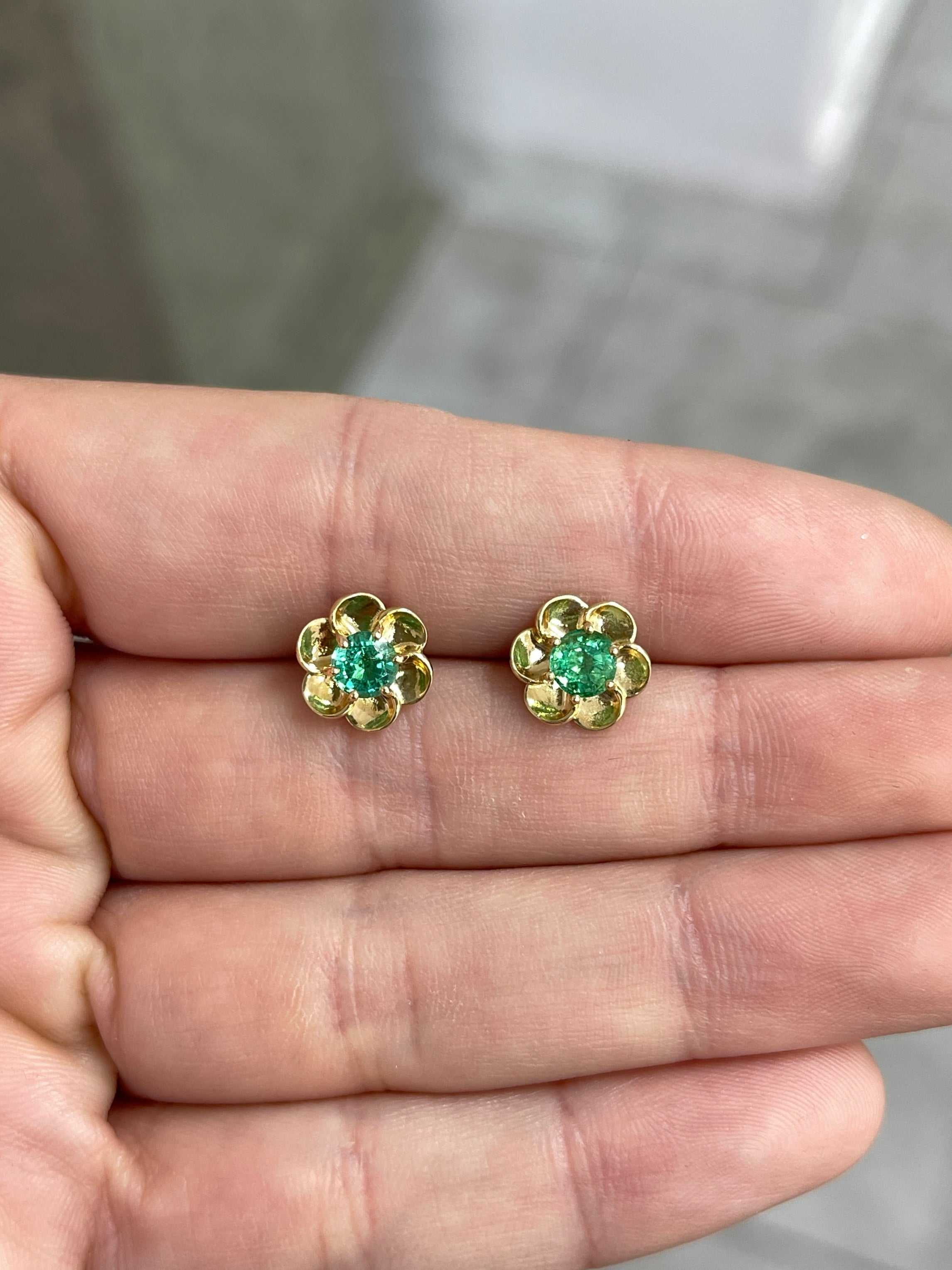 IG EXCLUSIVE Floral Emerald Stud Solitaire Earring 14K - JR Colombian Emeralds