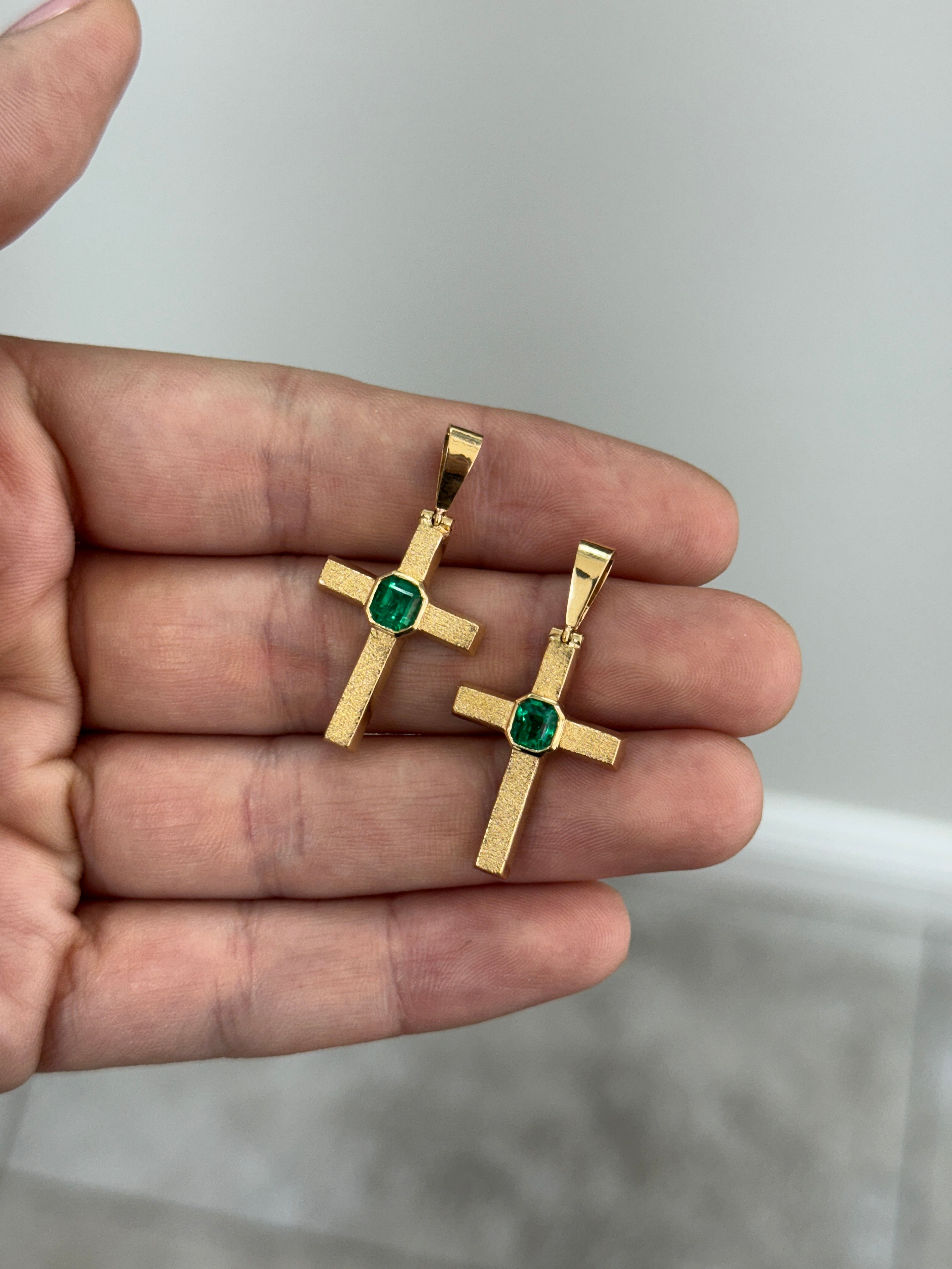 0.60ct AAA+ Bezel Set Muzo Colombian Emerald 18K Cross