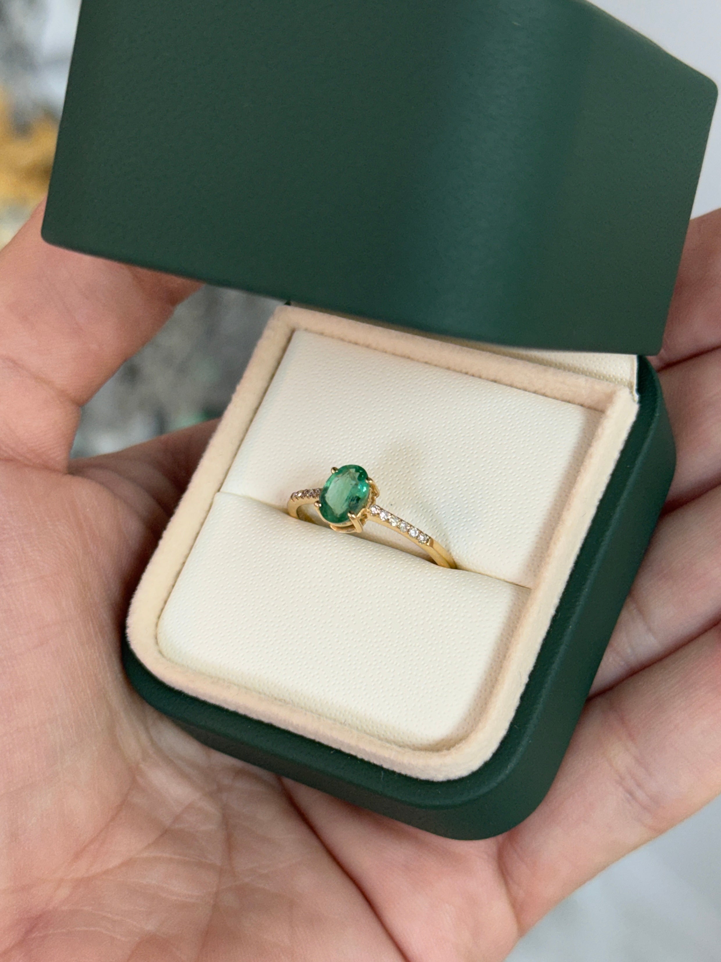 0.91tcw 14K Natural Oval Emerald & Diamond Solitarie with Accents Ring